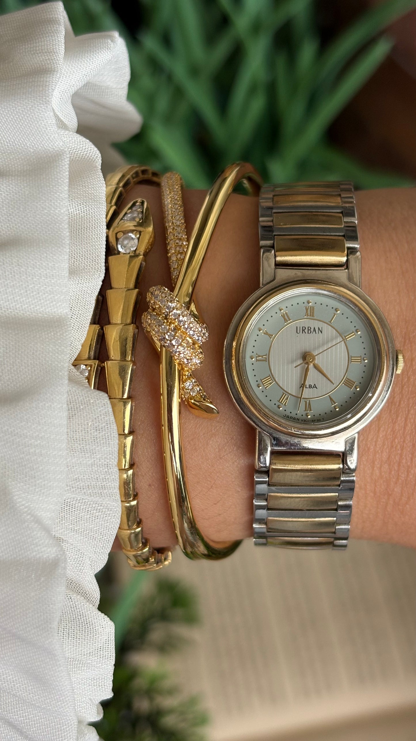 Vintage Urban Alba Seiko Watch in Two-Tone Beautiful Light Blue Dial
