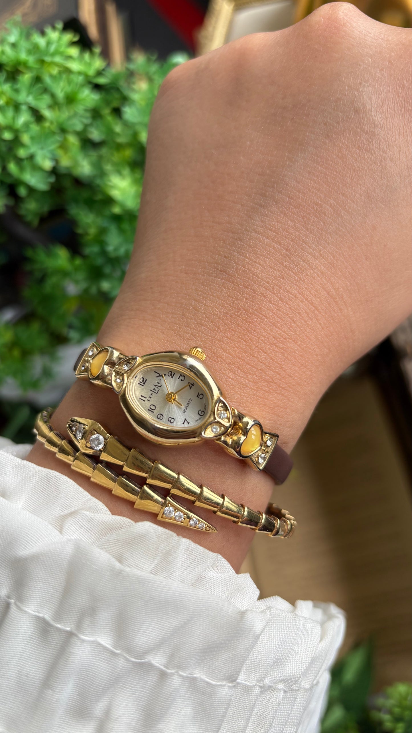 Vintage LA Express Watch in Brown Leather Strap with Yellow Heart Stones