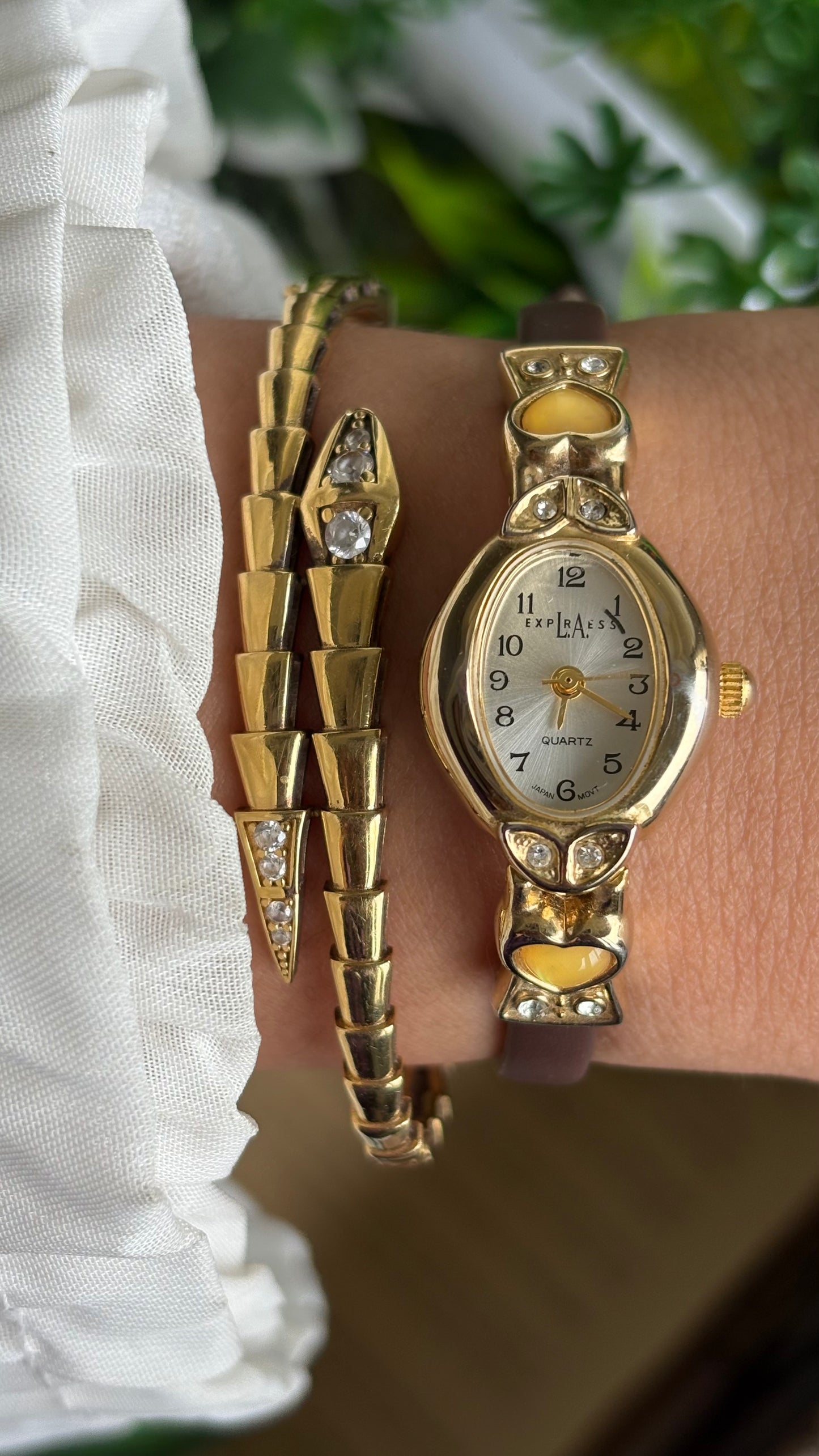 Vintage LA Express Watch in Brown Leather Strap with Yellow Heart Stones