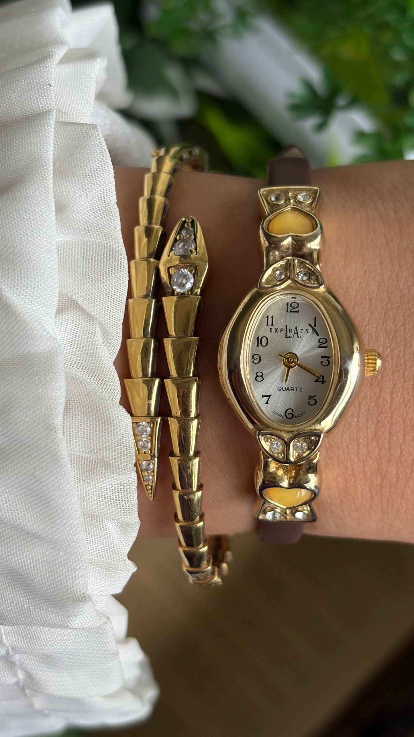 Vintage LA Express Watch in Brown Leather Strap with Yellow Heart Stones