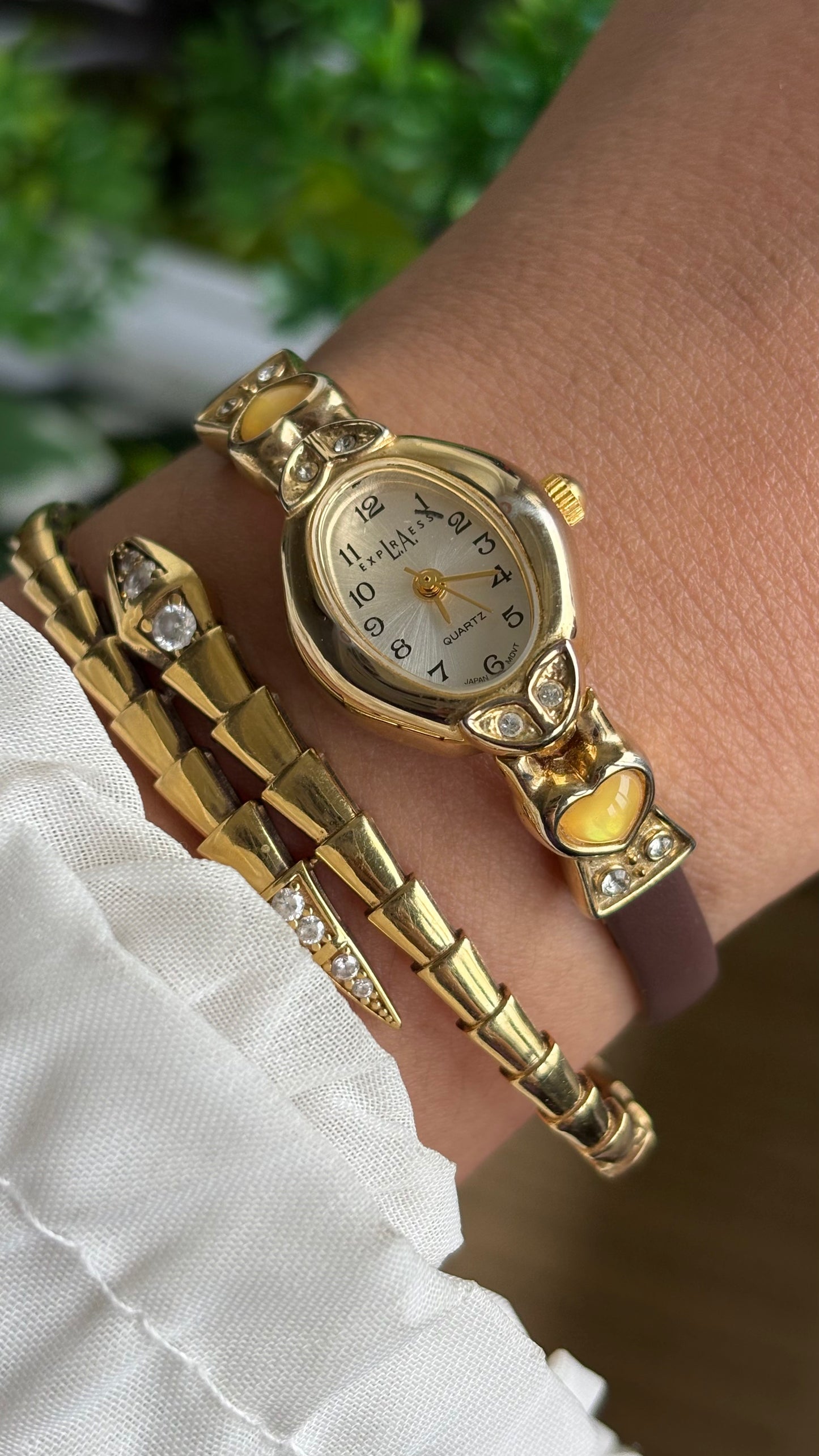 Vintage LA Express Watch in Brown Leather Strap with Yellow Heart Stones