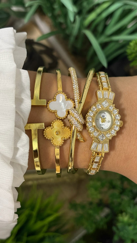 Vintage BS Bee Sister Round Watch with Crystal Flower Bezel and Gold Tone Rhinestone Bracelet Quartz