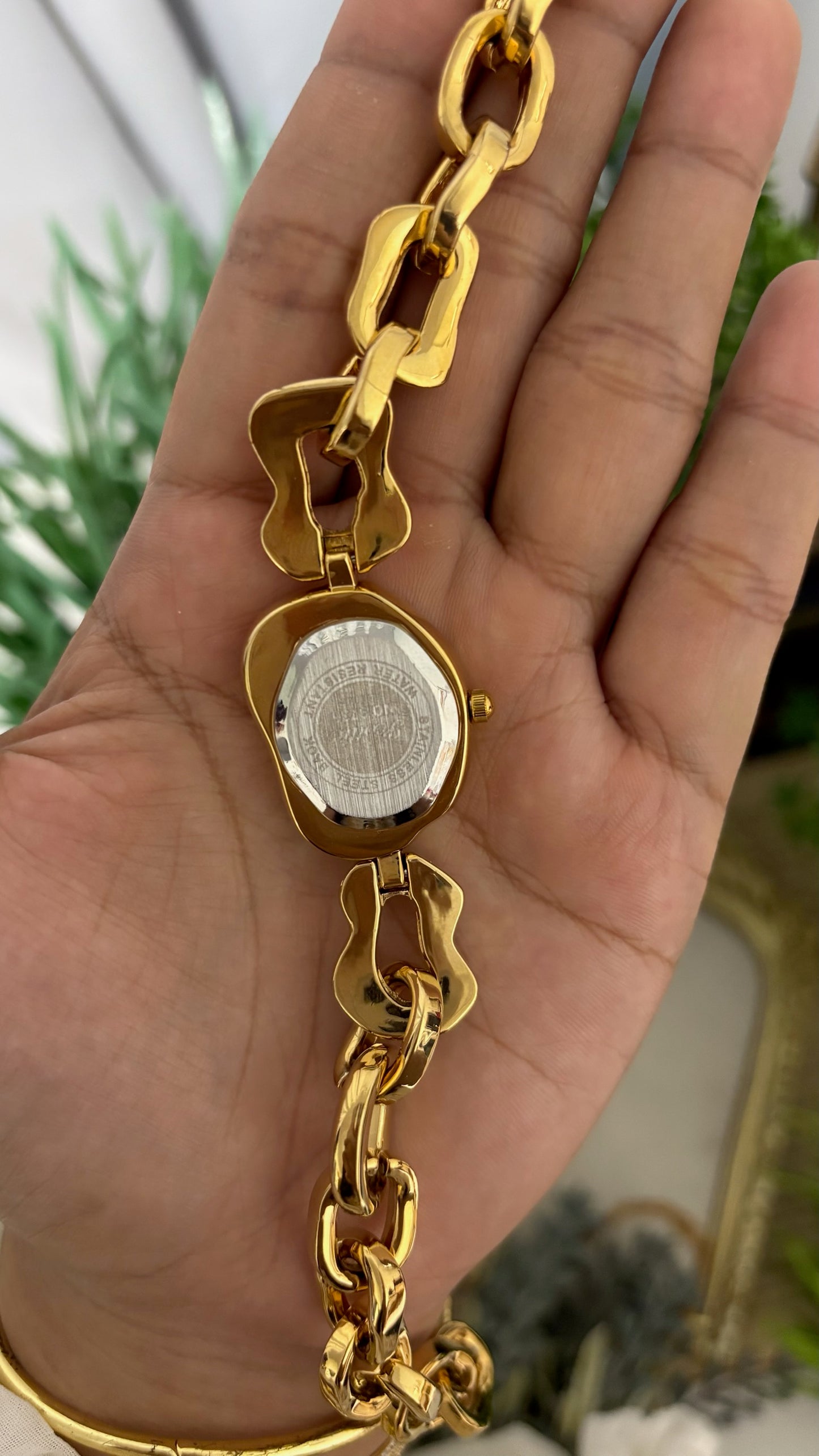 Vintage Scottie Oval Gold Tone Watch with Mother of Pearl Dial and Chunky Chain Link Bracelet Quartz