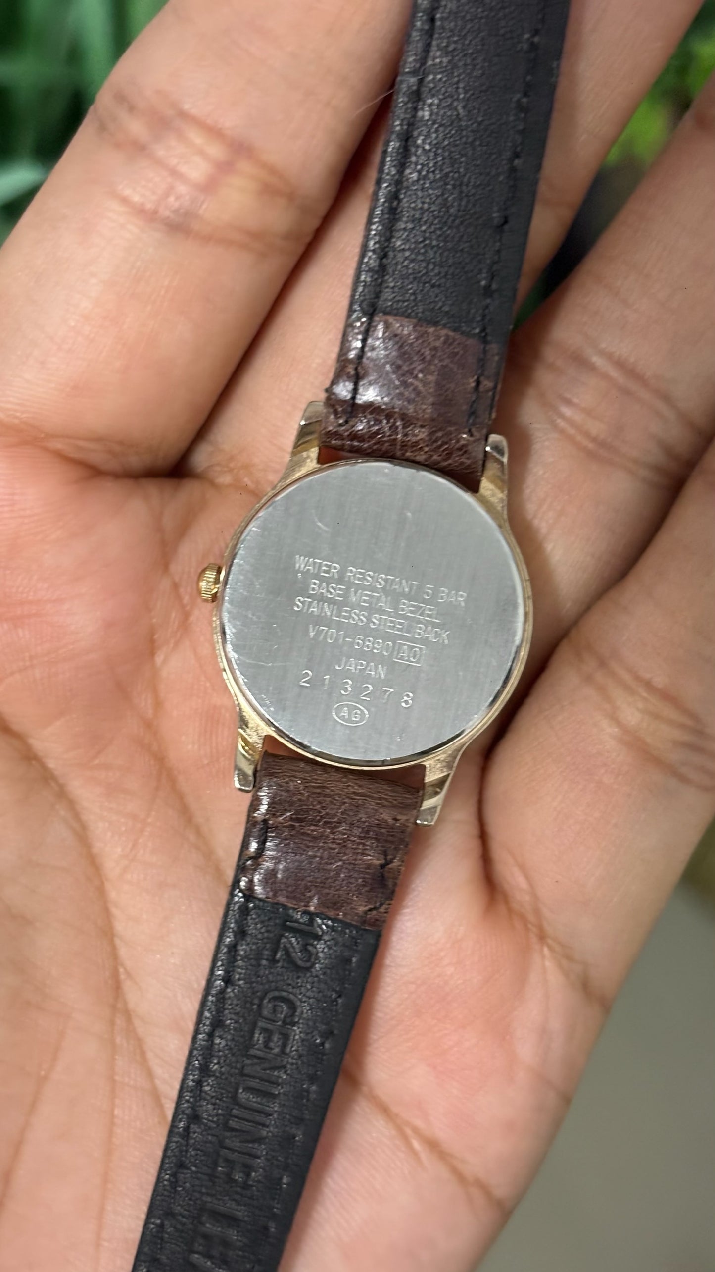 Vintage Alba Success Round Watch with Cream Dial Full Arabic Numerals Polished Silver Tone Case, and Textured Dark Brown Leather Strap Quartz
