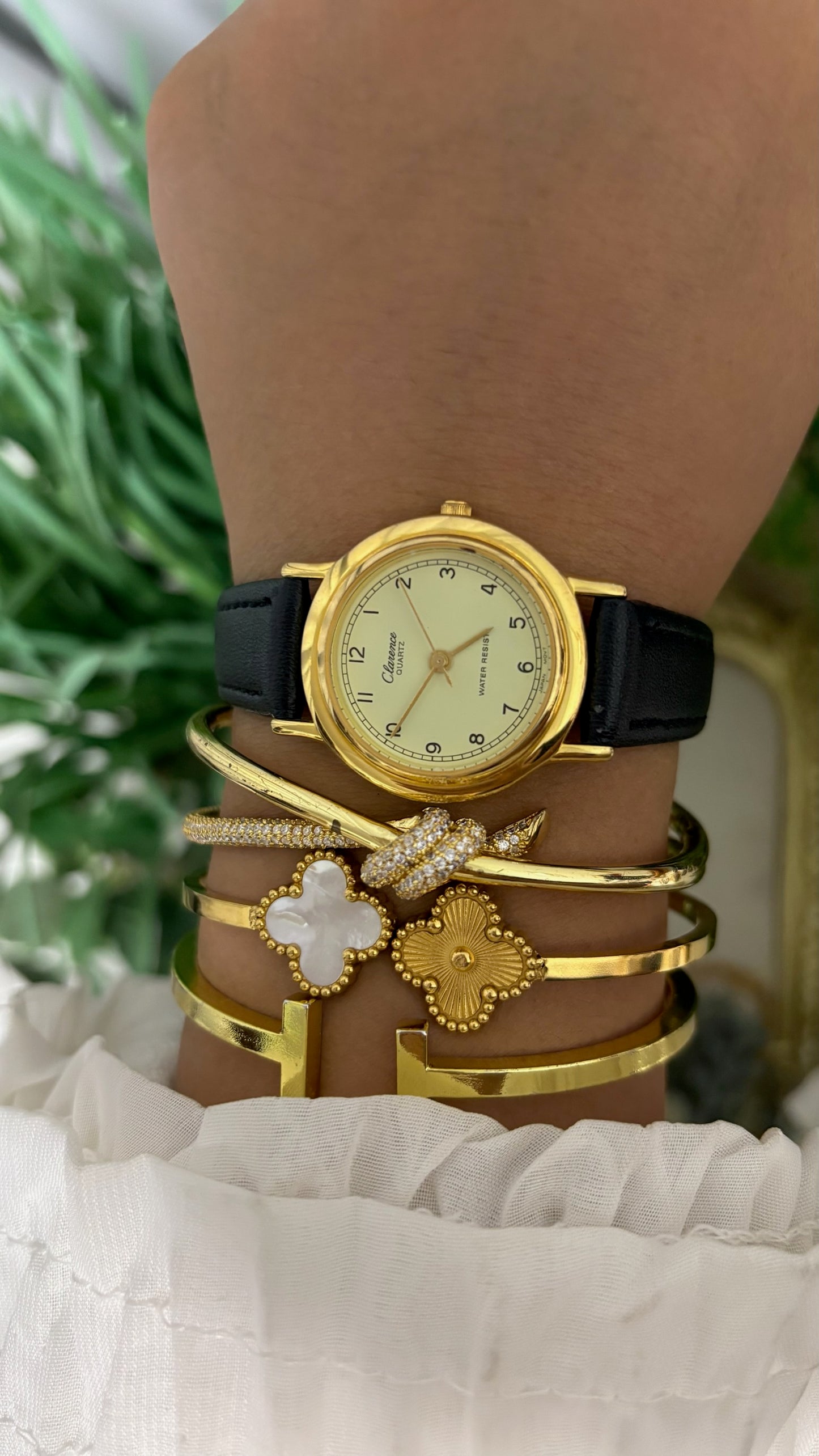 Vintage Clarence Round Watch with Champagne Dial Full Arabic Numerals Polished Gold Tone Case and Smooth Slim Black Leather Strap Quartz