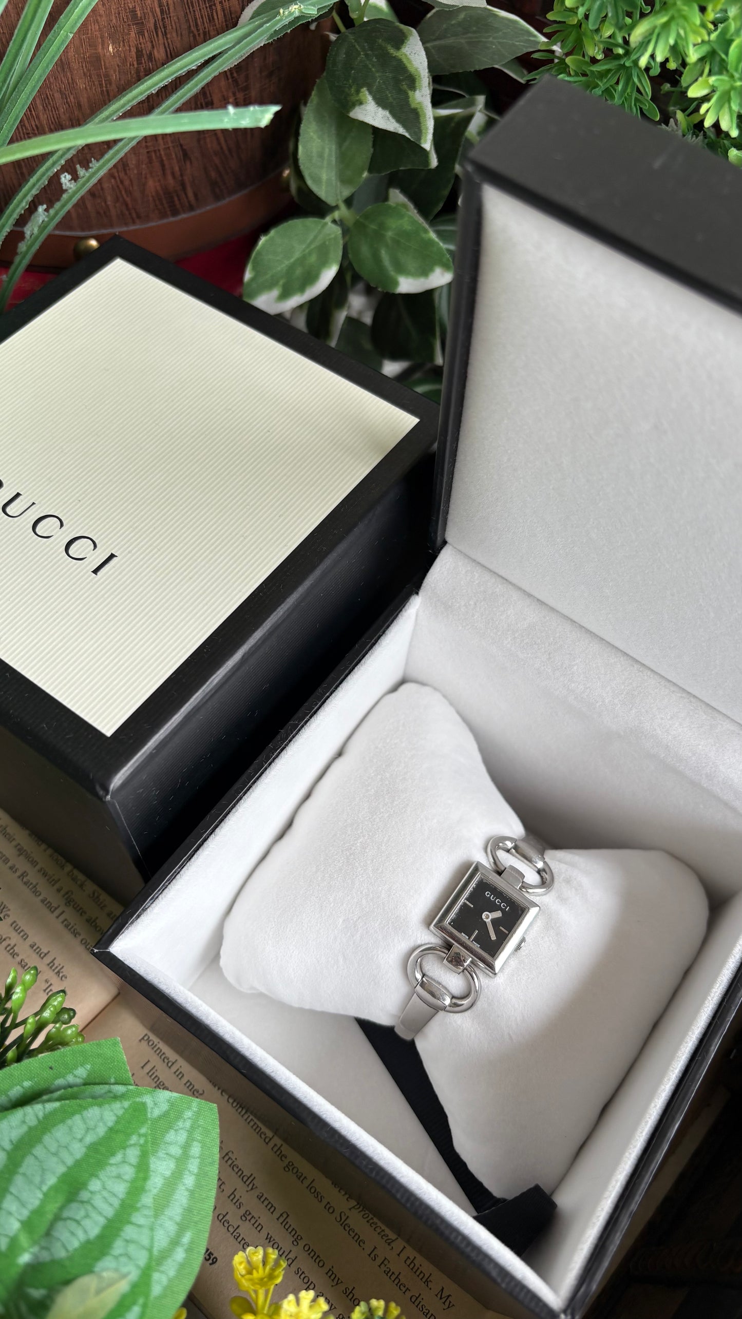 Vintage Gucci Horsebit 120 Tornabuoni Watch in Silver Tone Black Dial with Gucci Box