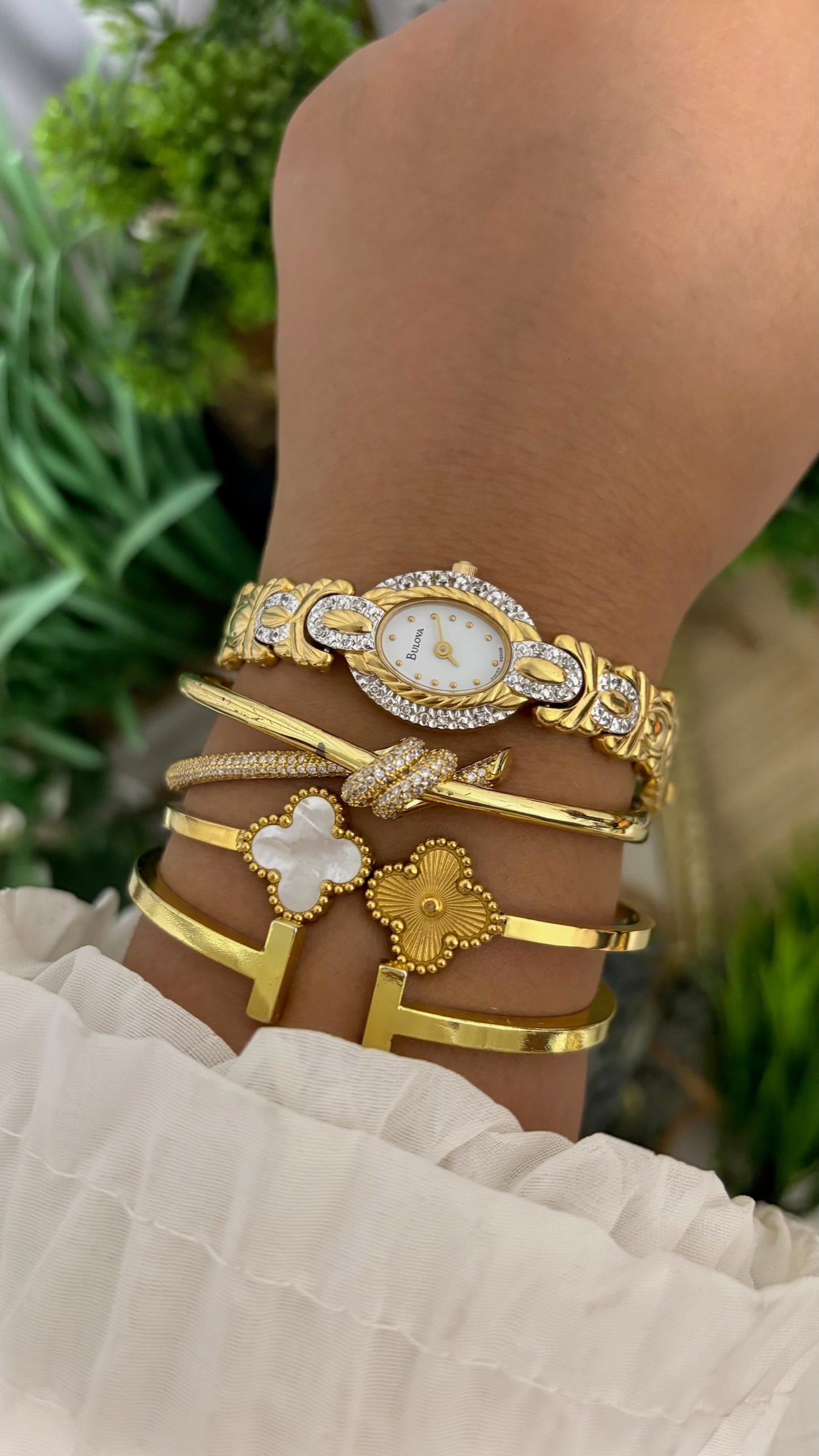 Extremely Rare Vintage Bulova Bejeweled Princess Bracelet Watch in Gold Tone Quartz