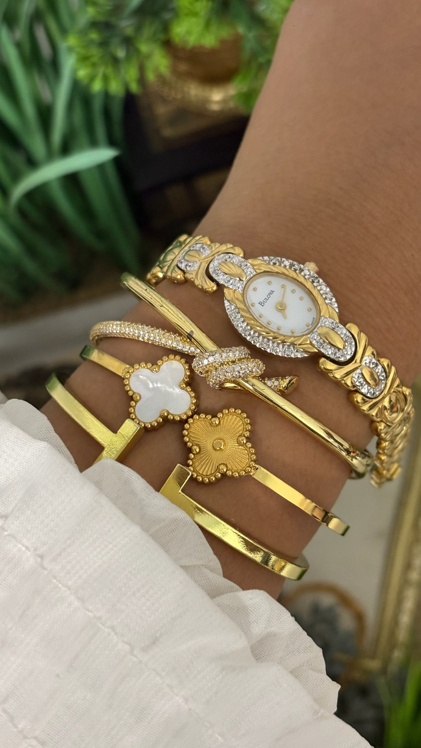 Extremely Rare Vintage Bulova Bejeweled Princess Bracelet Watch in Gold Tone Quartz
