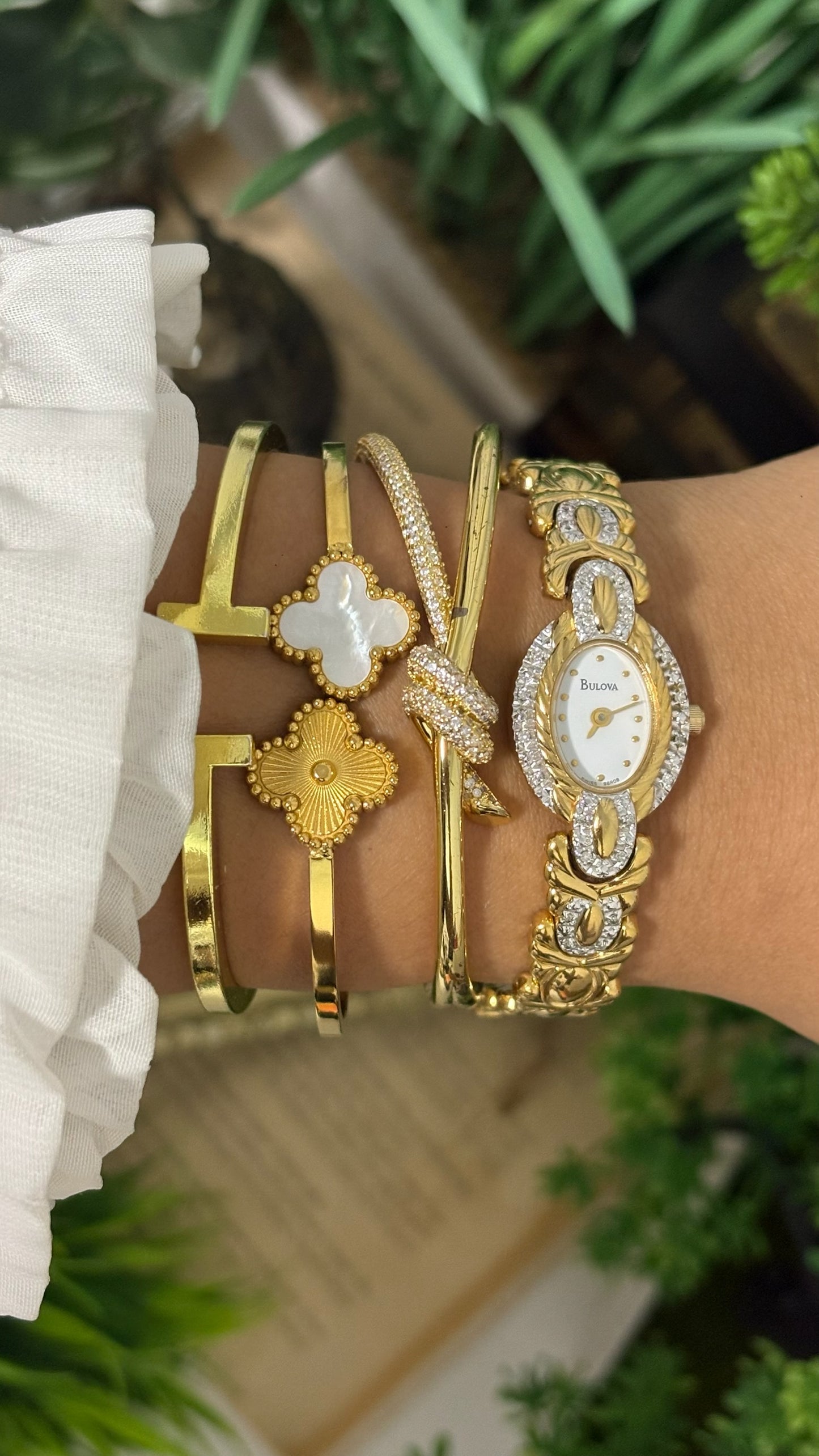 Extremely Rare Vintage Bulova Bejeweled Princess Bracelet Watch in Gold Tone Quartz
