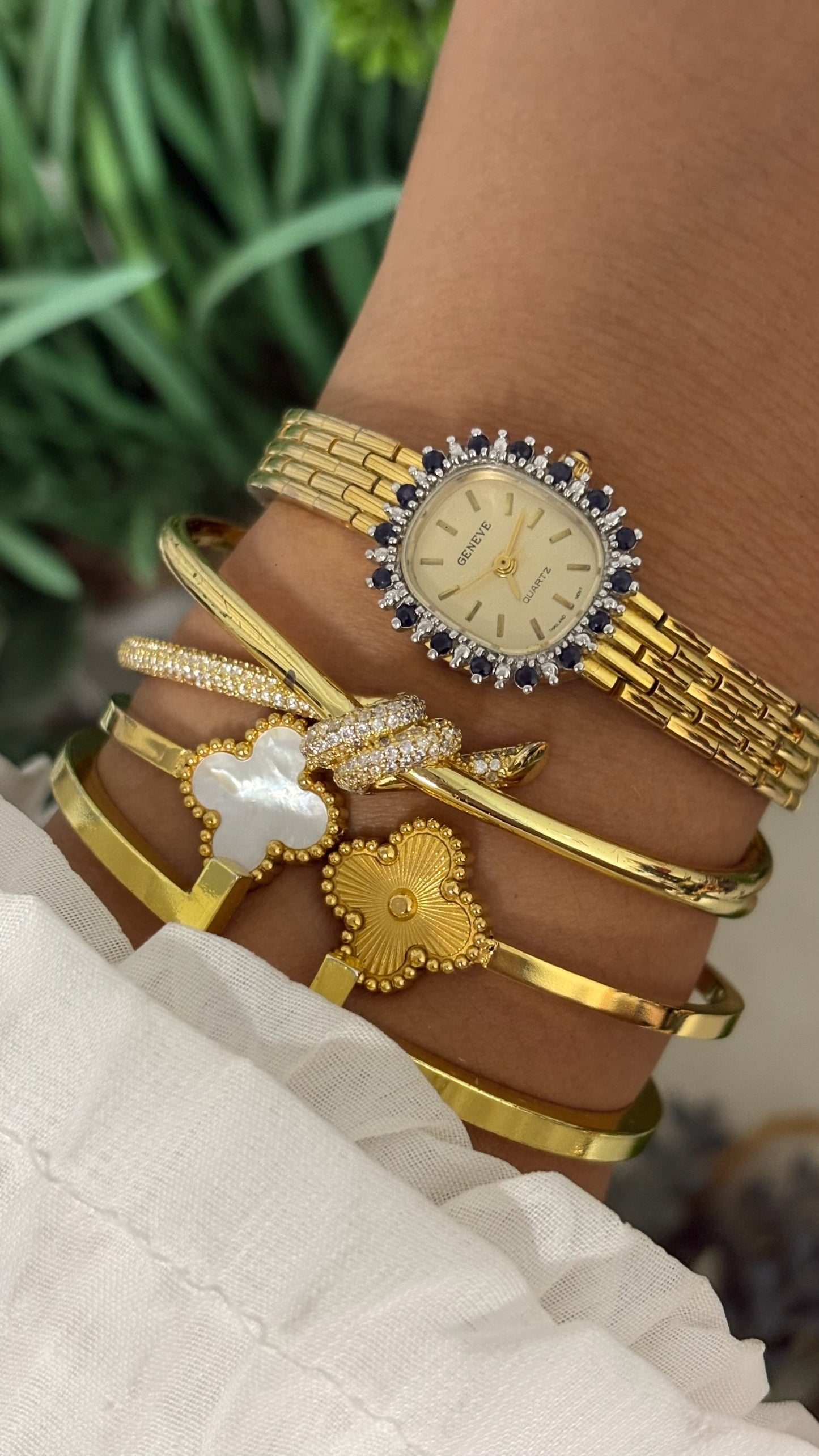 Extremely Rare Vintage Geneve Sapphire Bezel Dress Watch in Gold Tone Quartz