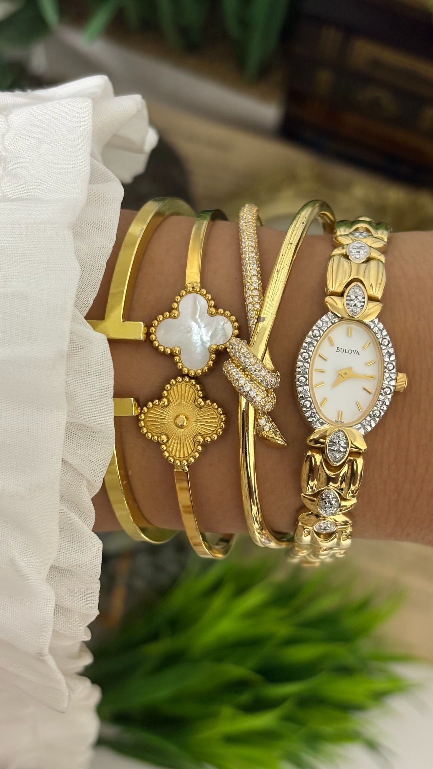 Extremely Rare Vintage Bulova Bejeweled Hexa-star Bracelet Watch in Gold