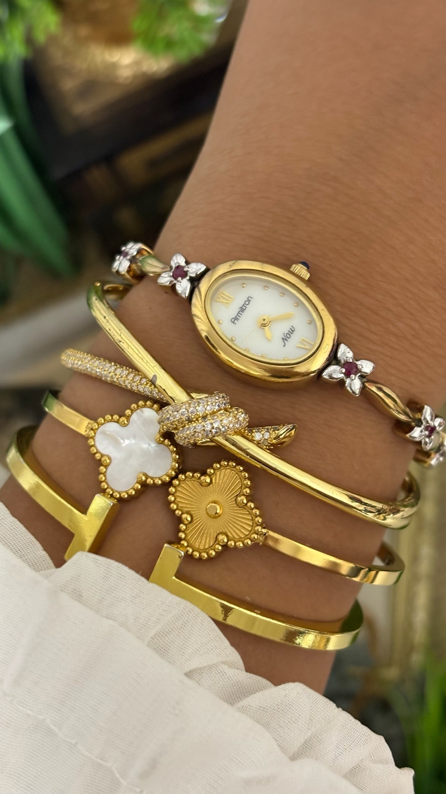 Extremely Rare Vintage Armitron Now Flower Ruby Accents Bracelet Watch in Gold Tone Quartz