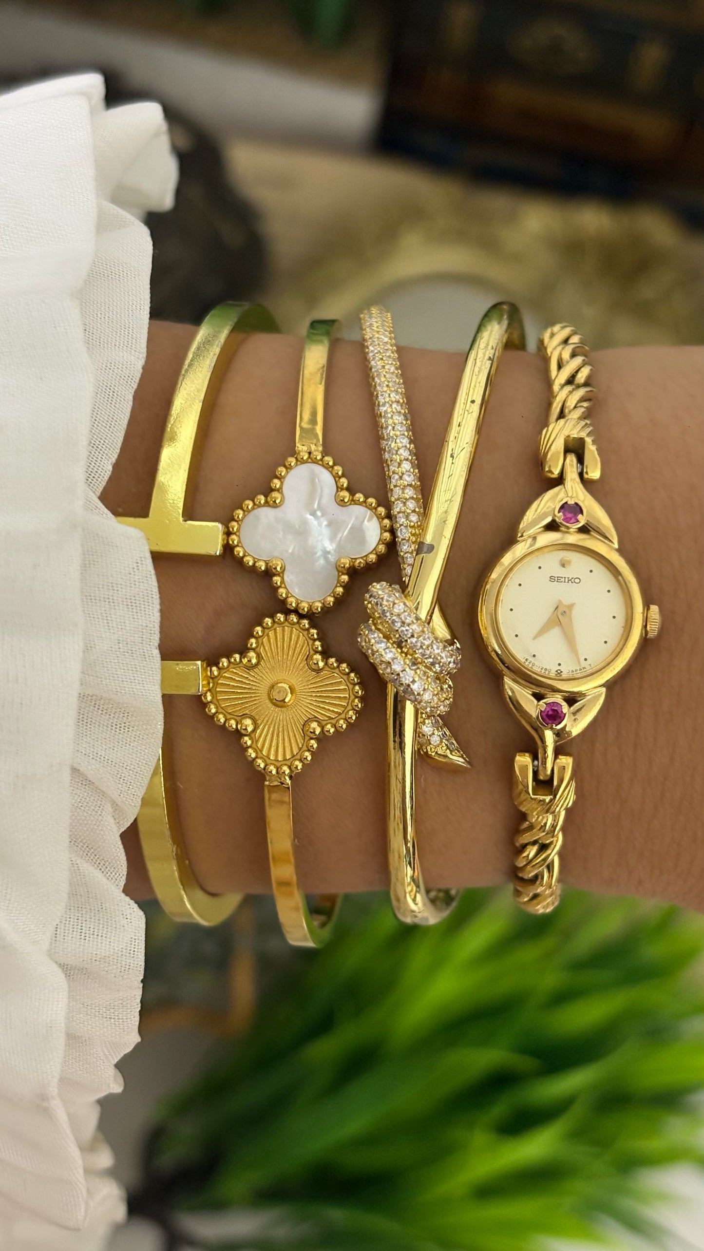 Extremely Rare Vintage Seiko Ruby Accents Rope Bracelet Watch in Gold Tone Quartz