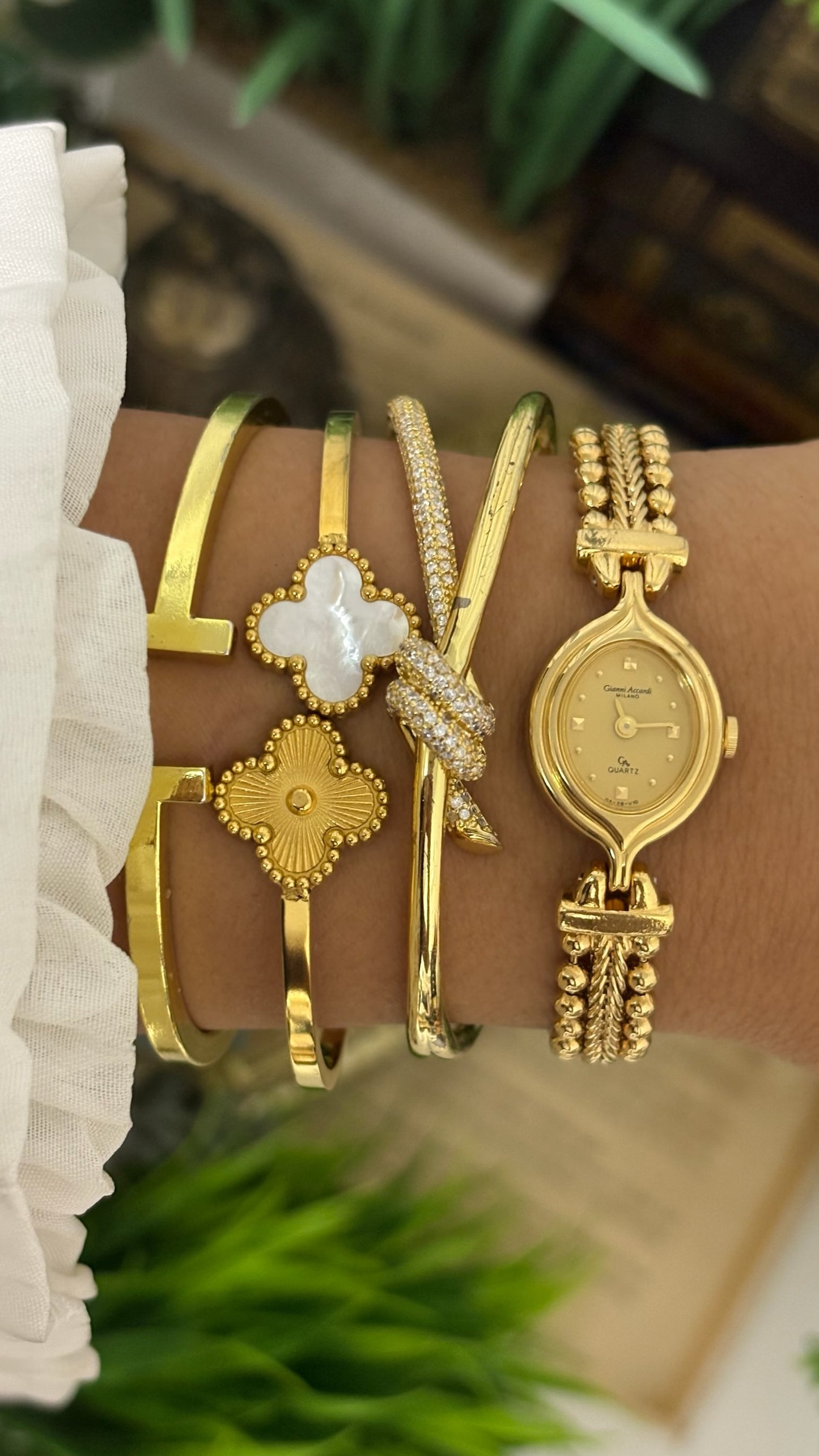 Rare Vintage Gianni Accordi Bead Cable Bracelet Watch in Gold Tone Quartz