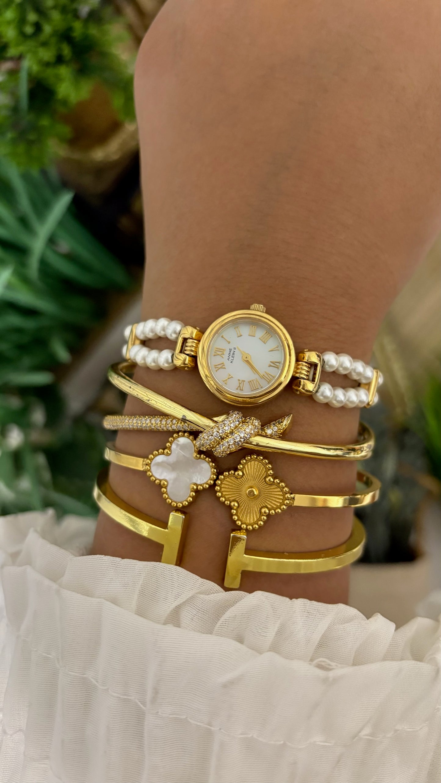Extremely Rare Anne Klein II Pearl Bracelet Watch in Gold Tone Mother of Pearl Dial Quartz