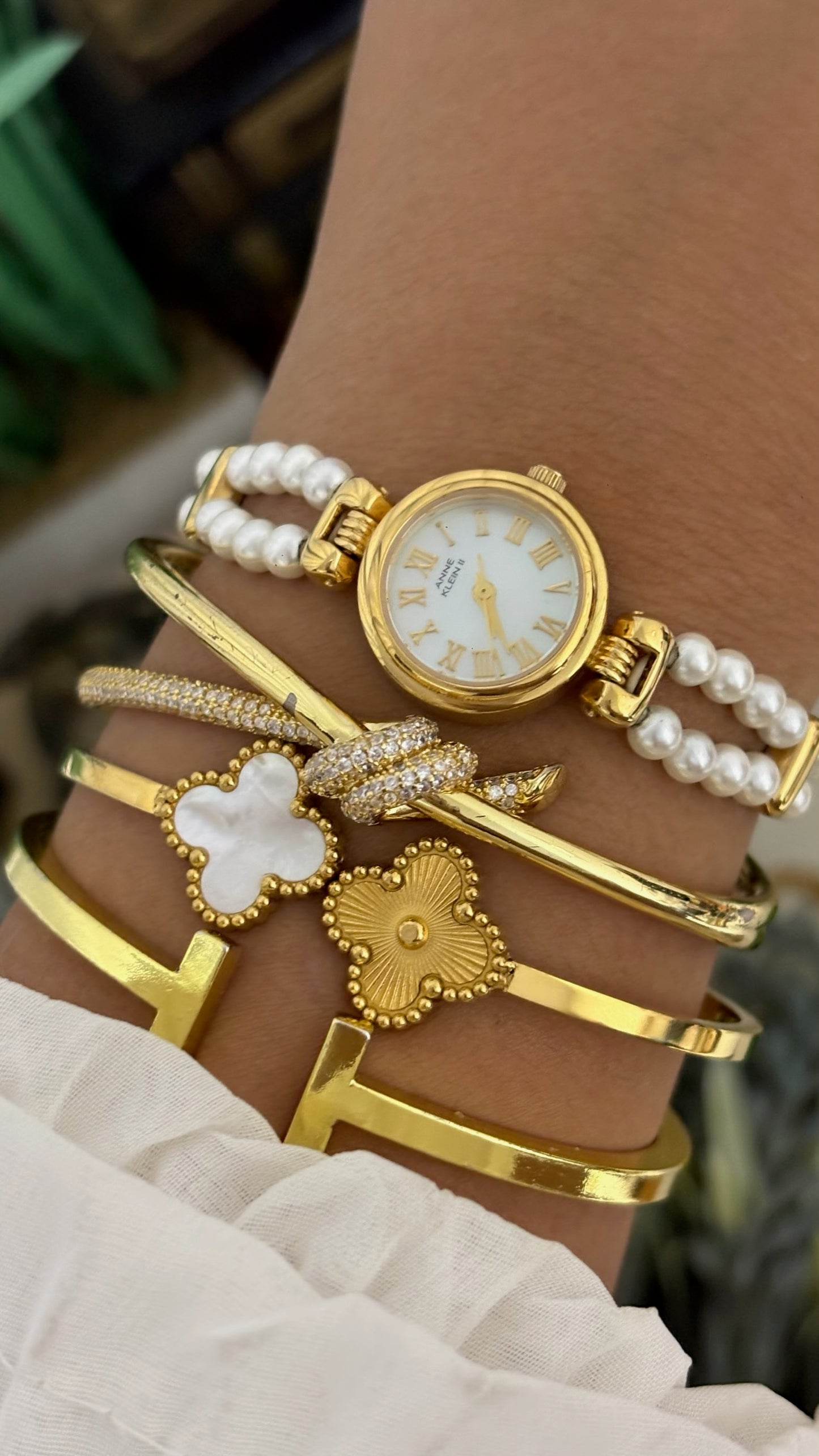 Extremely Rare Anne Klein II Pearl Bracelet Watch in Gold Tone Mother of Pearl Dial Quartz