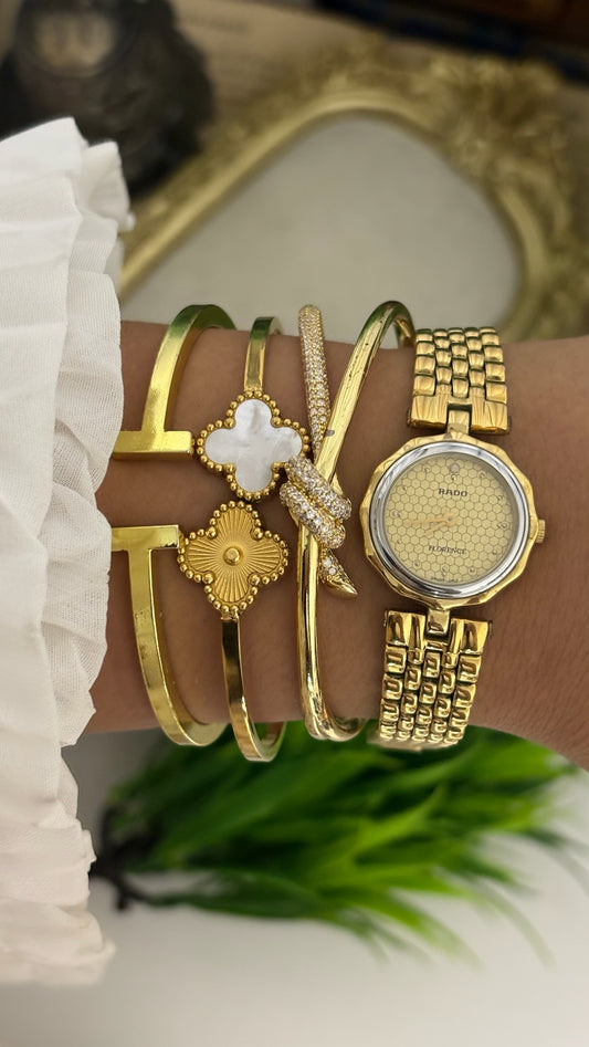 Rare Vintage Rado Florence Honeycomb Dial Flower Case Dress Watch in Gold Tone Quartz