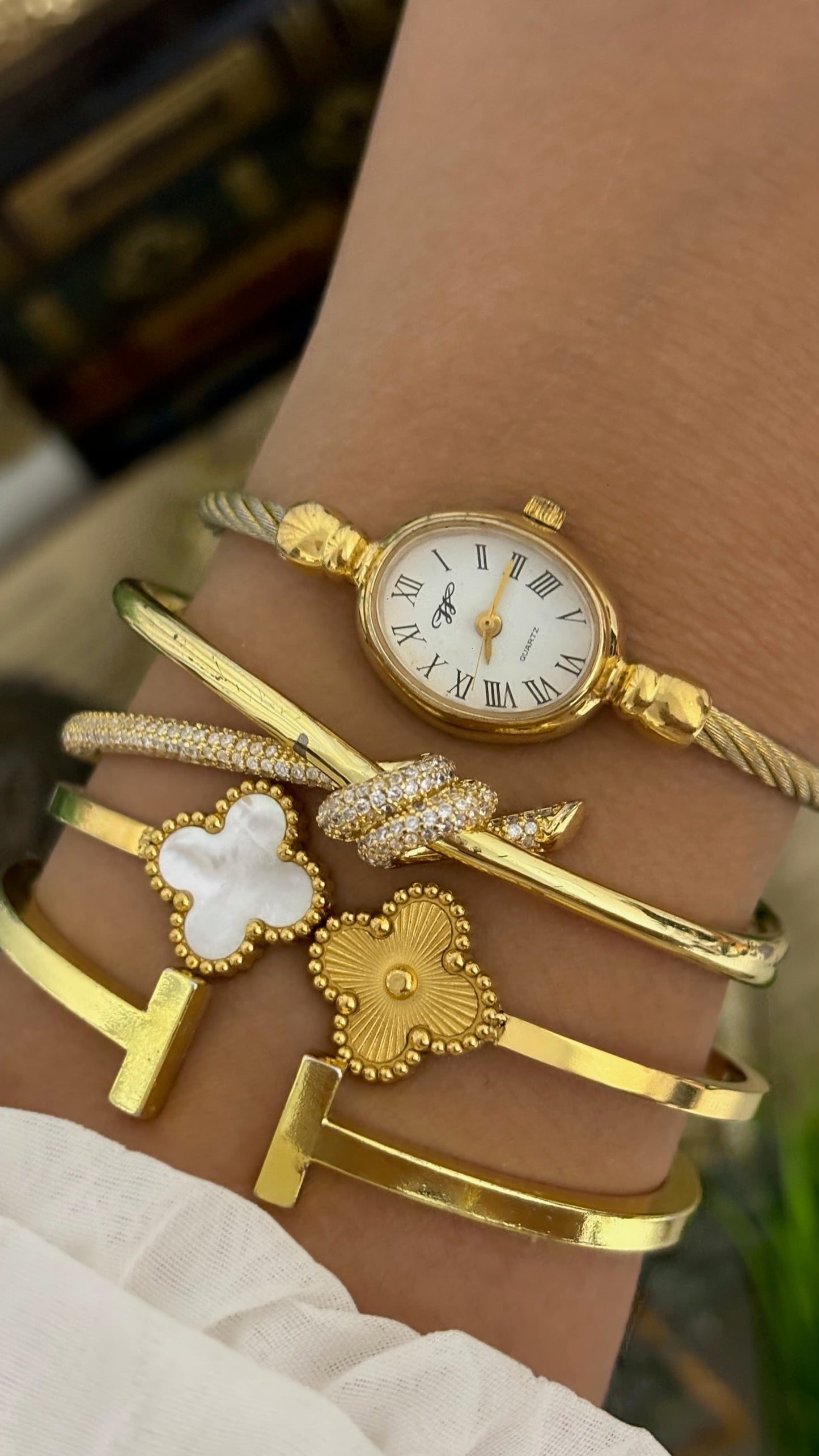 Rare Vintage Worthington Baignoire Cable Bangle Watch in Gold Tone Quartz