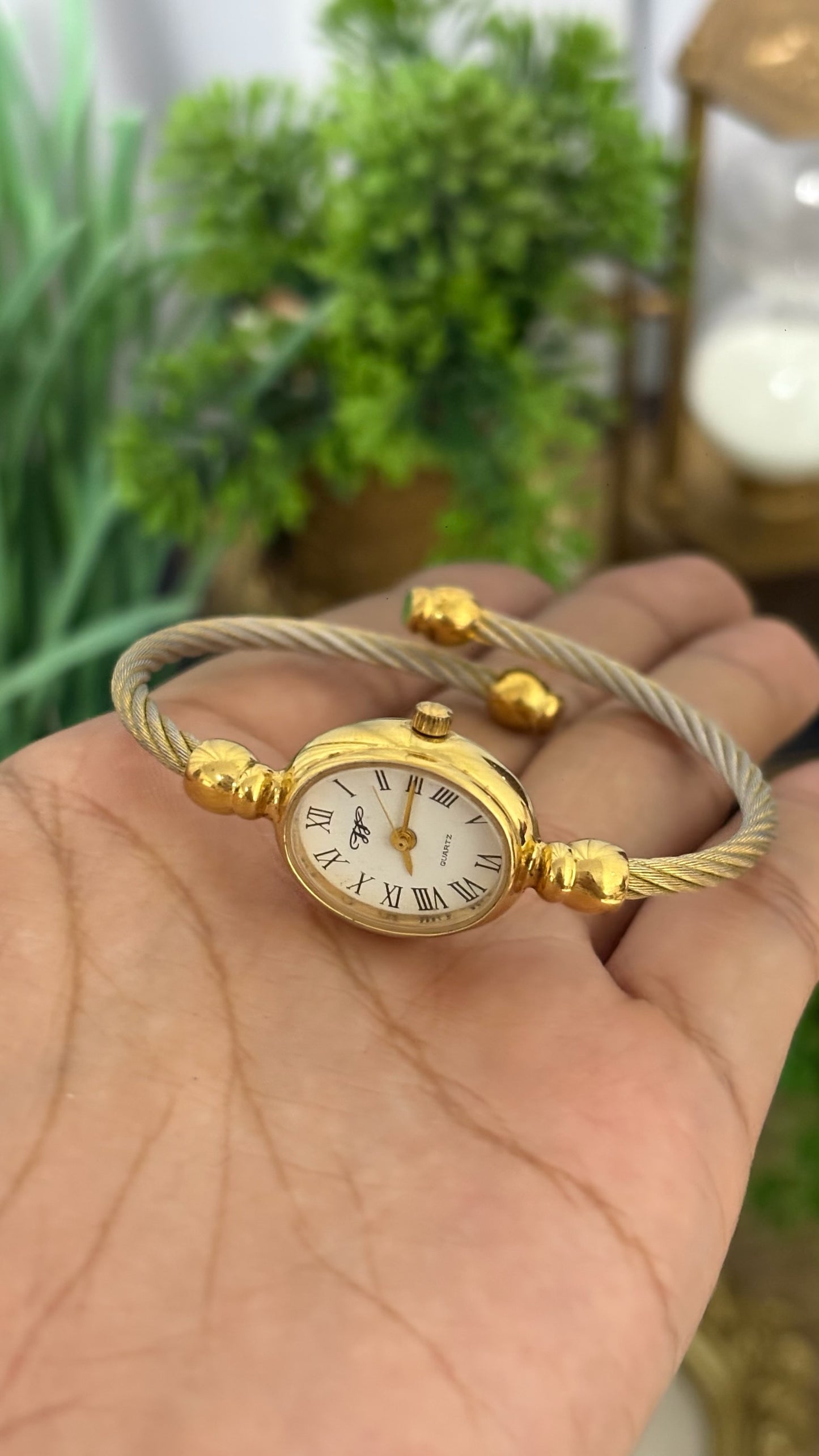 Rare Vintage Worthington Baignoire Cable Bangle Watch in Gold Tone Quartz