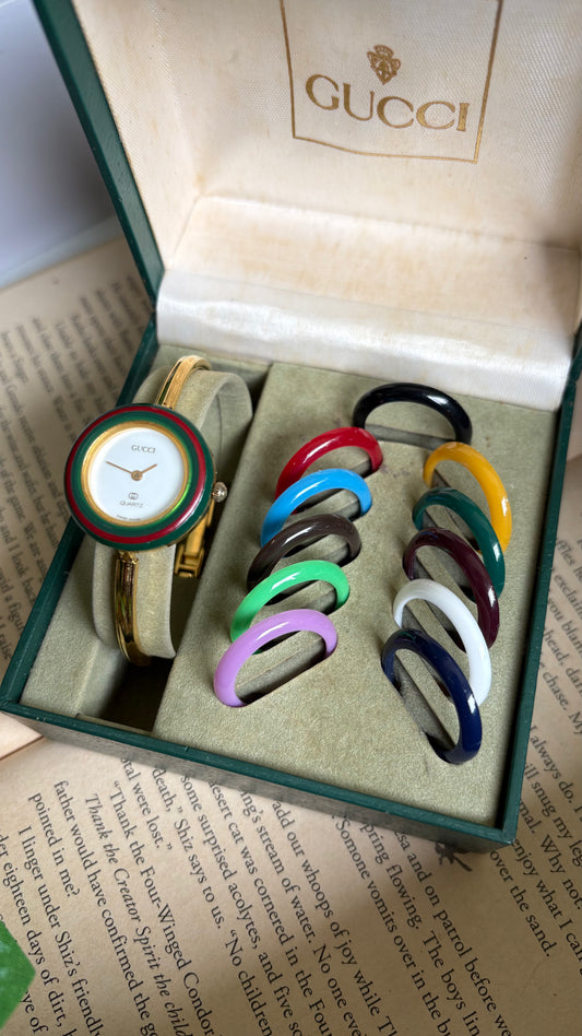 Vintage Gucci 1100L Interchangeable Bezel Set Bangle Watch in Gold Tone