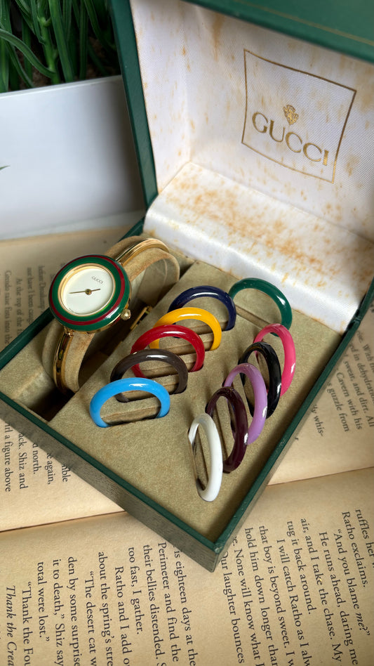 Vintage Gucci 1100L Interchangeable Bezel Set Bangle Watch in Gold Tone
