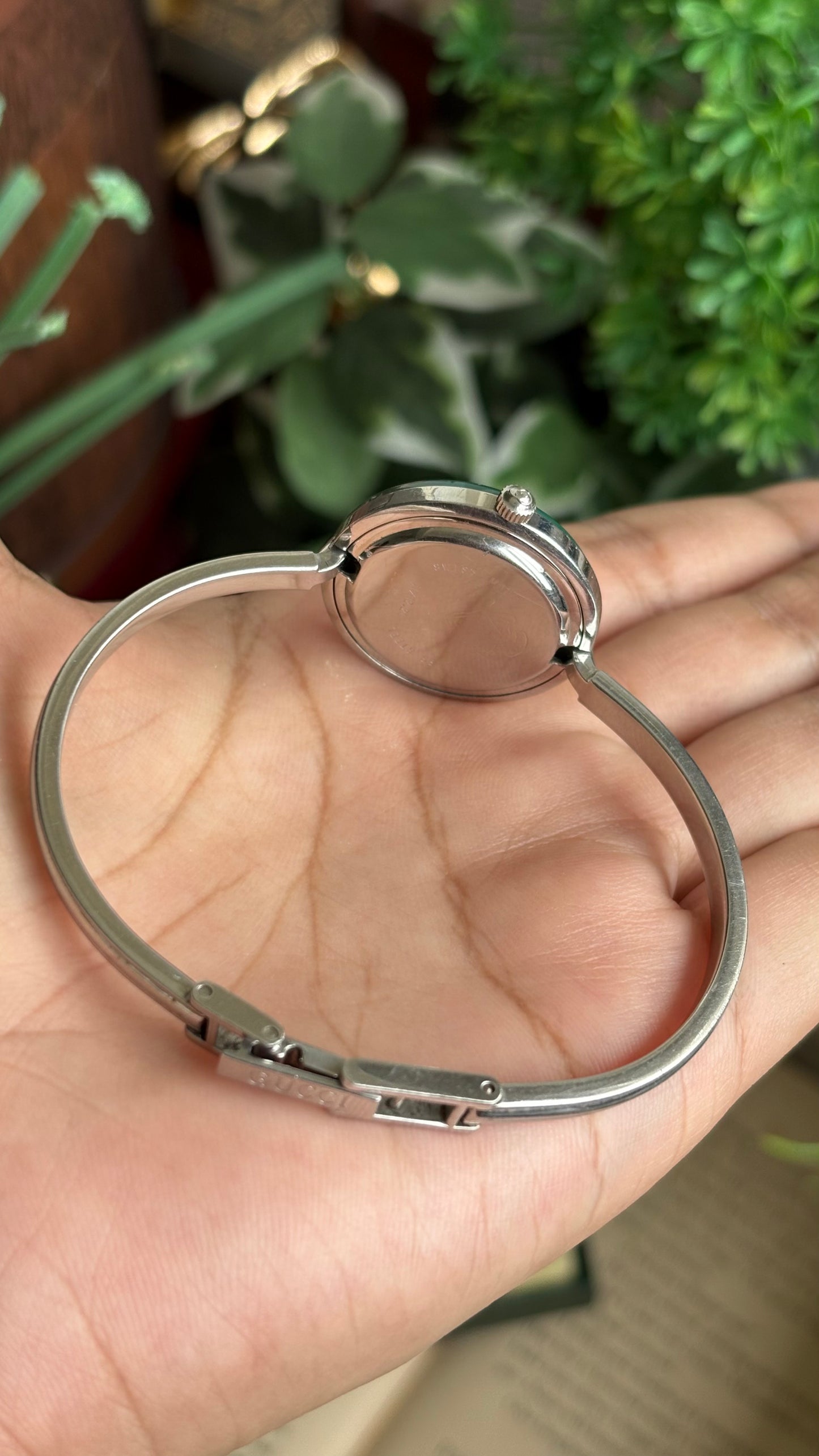 Vintage Gucci 1100L Interchangeable Bezel Set Bangle Watch in Silver Tone