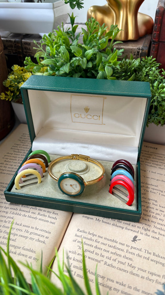 Extremely Rare Vintage Gucci 1100L Interchangeable Bezel Set Bangle Watch in Gold Tone