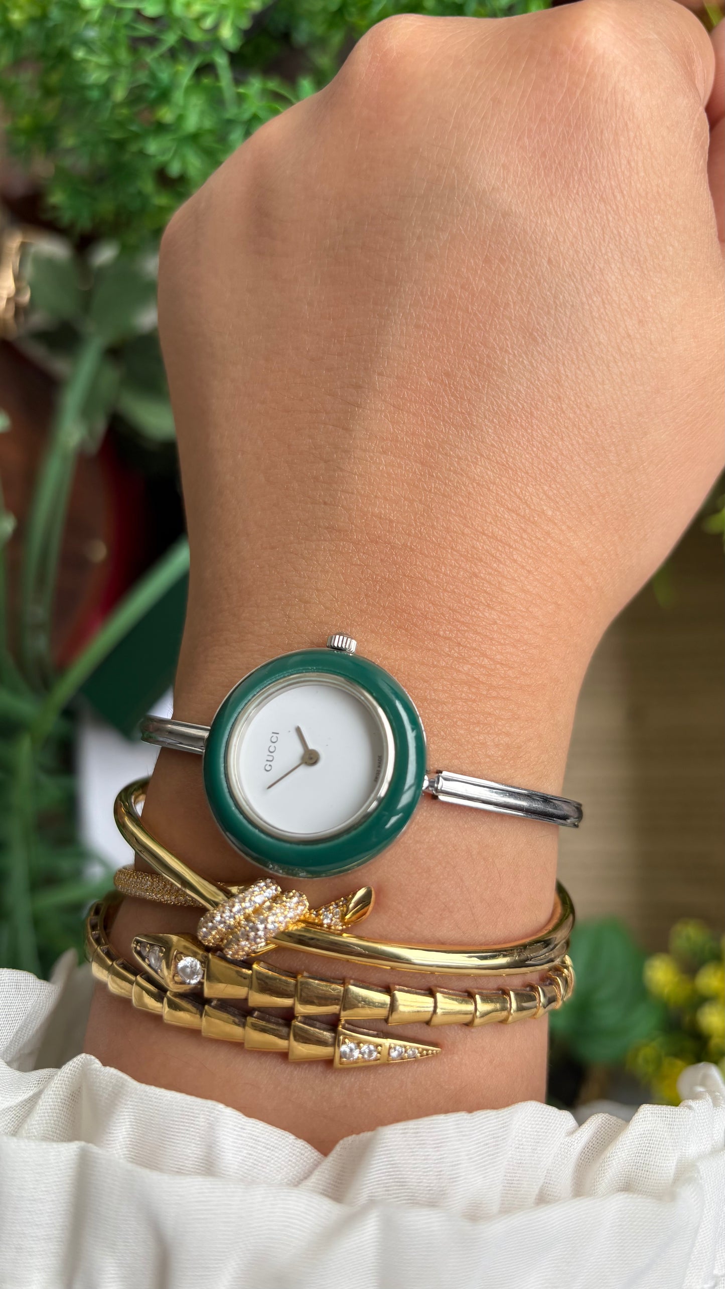 Vintage Gucci 1100L Interchangeable Bezel Set Bangle Watch in Silver Tone