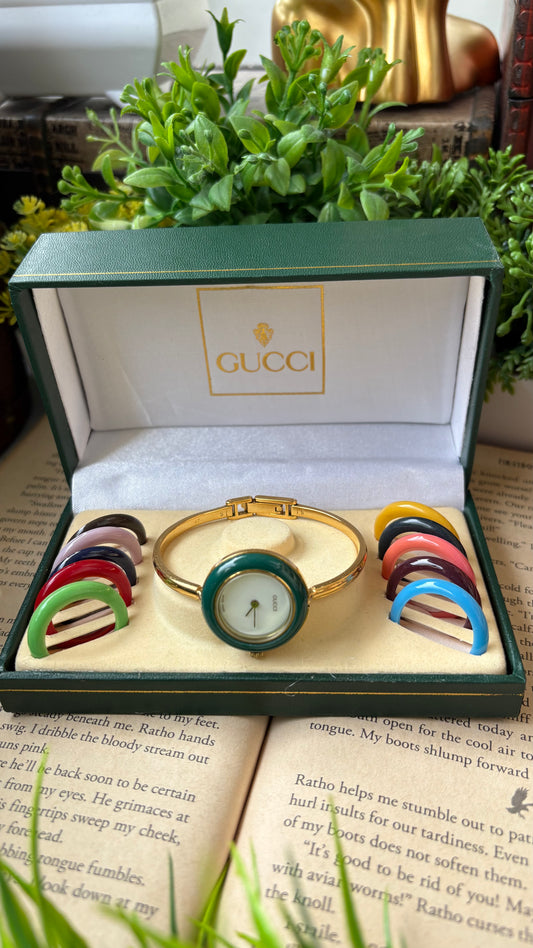 Extremely Rare Vintage Gucci Bezel 1100L Interchangeable Bezel Set Bangle Watch in Gold Tone