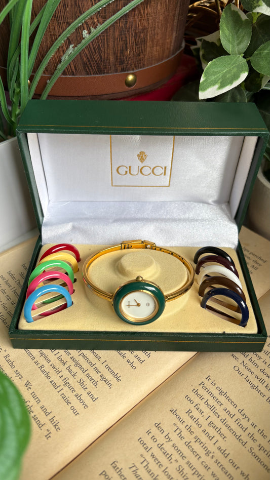 Vintage Gucci 1100L Interchangeable Bezel Set Bangle Watch in Gold Tone