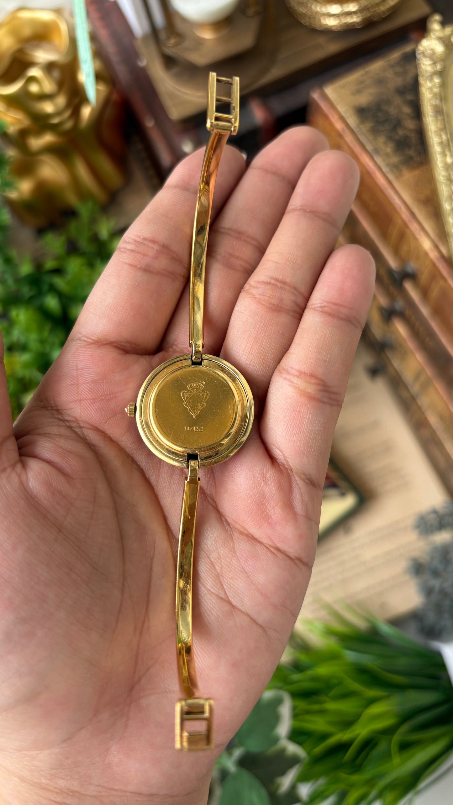 Extremely Rare Vintage Gucci 1100L Interchangeable Bezel Set Bangle Watch in Gold Tone