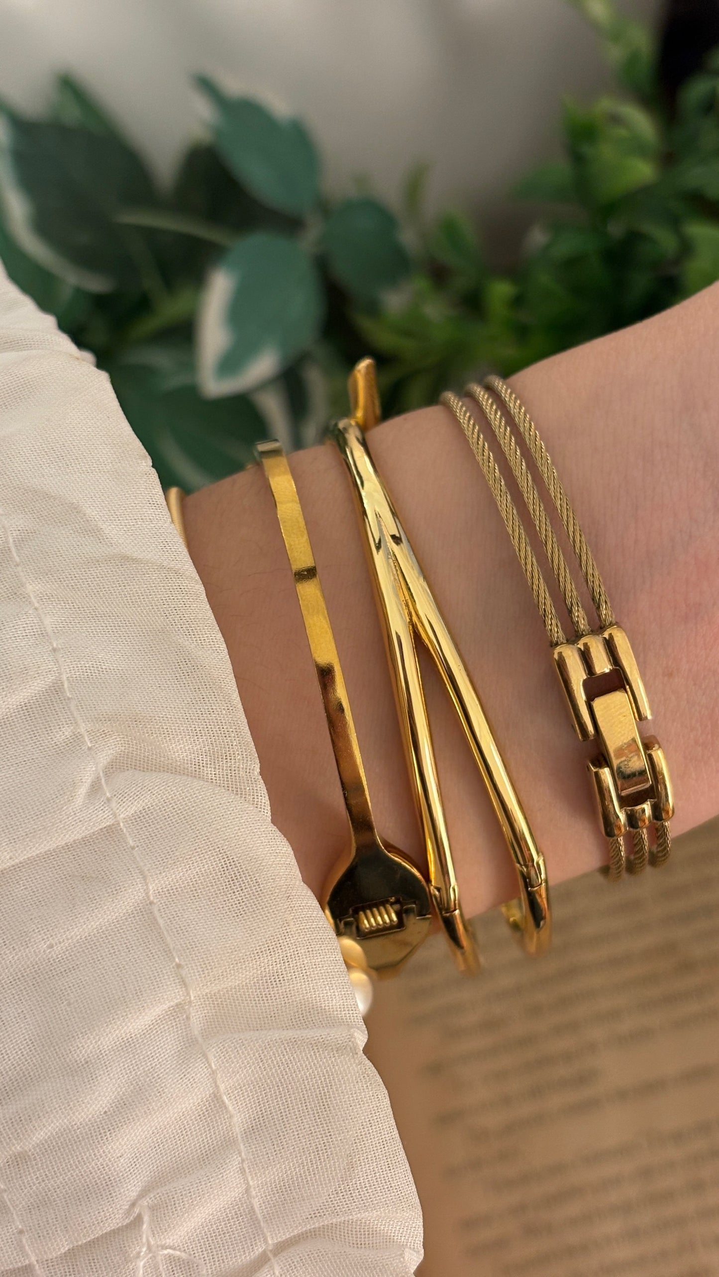 Extremely Rare Vintage Anne Klein II Twisted Bangle in Rose Gold Tone Quartz