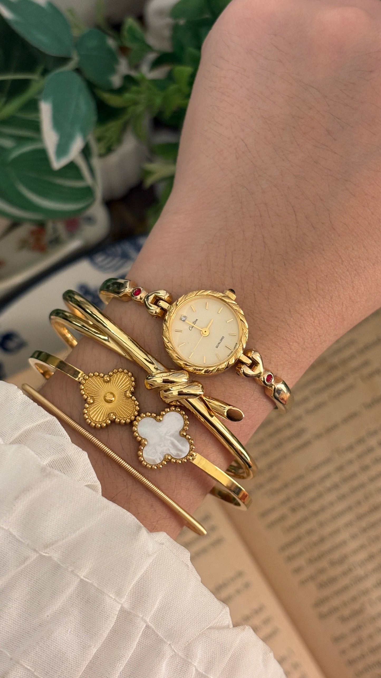 Extremely Rare Vintage Orient by Seiko Elegant Bangle in Gold Tone Quartz