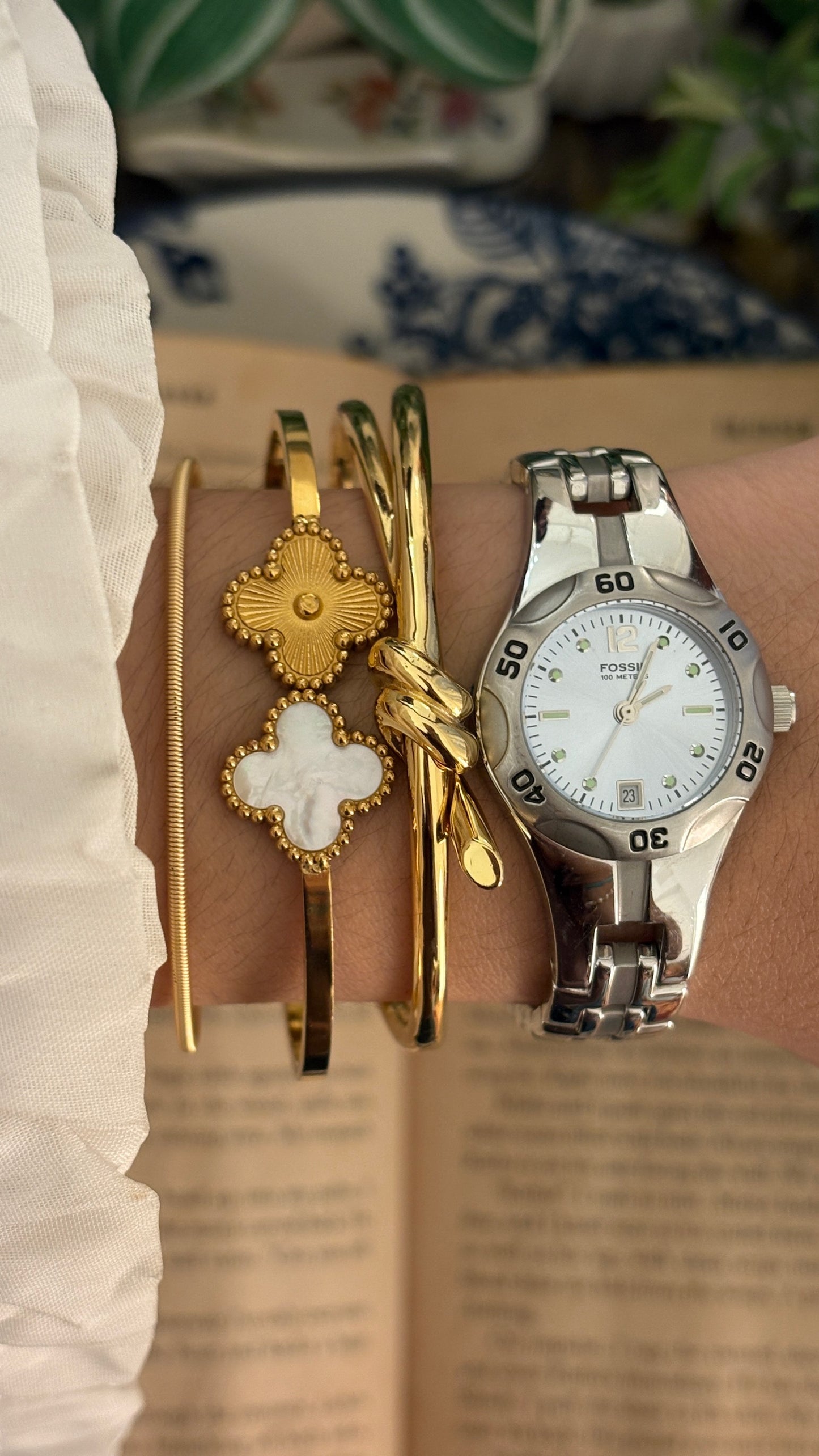 Vintage Fossil Sports Style with Date Window Watch in Silver Tone Quartz