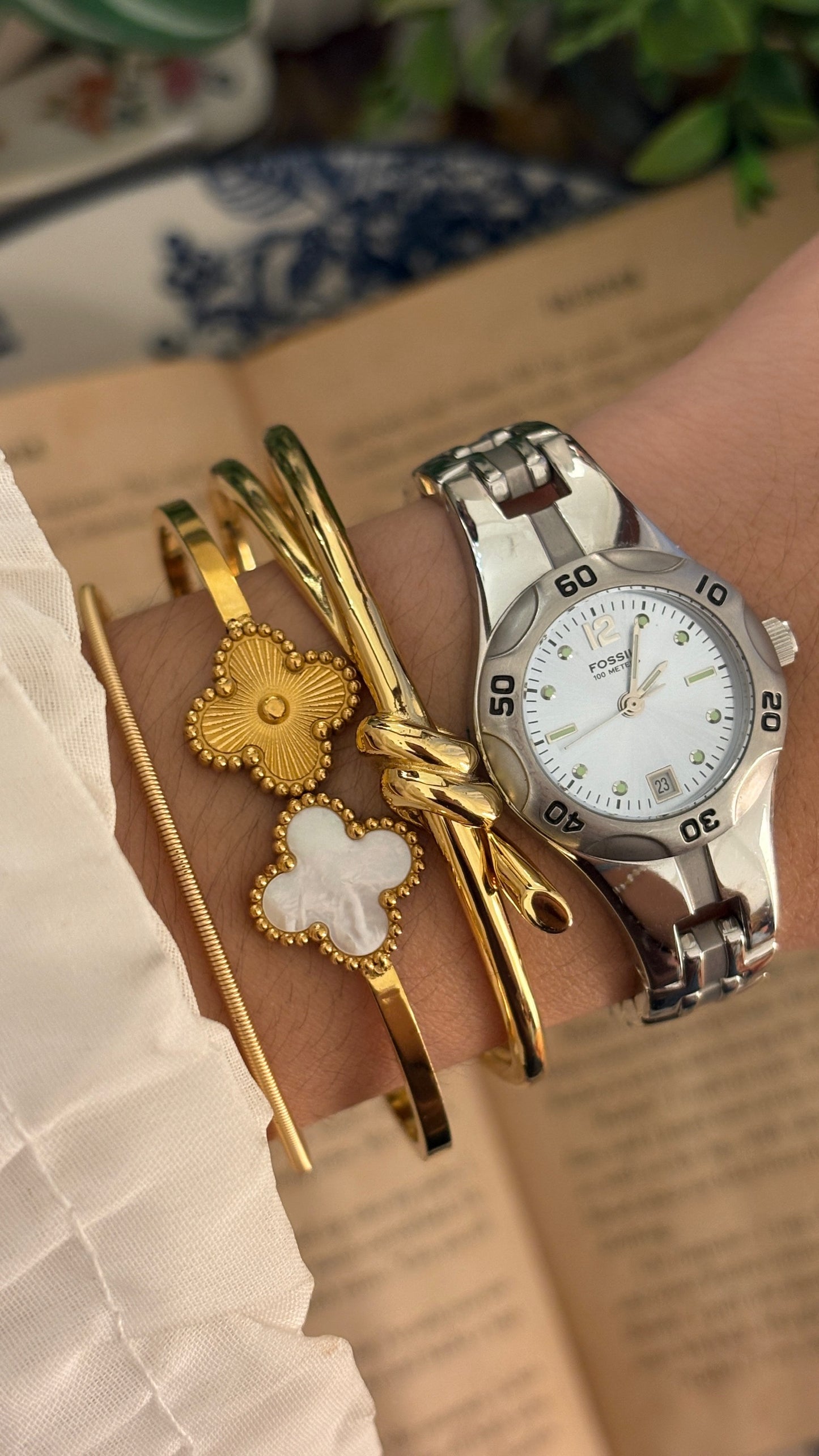 Vintage Fossil Sports Style with Date Window Watch in Silver Tone Quartz