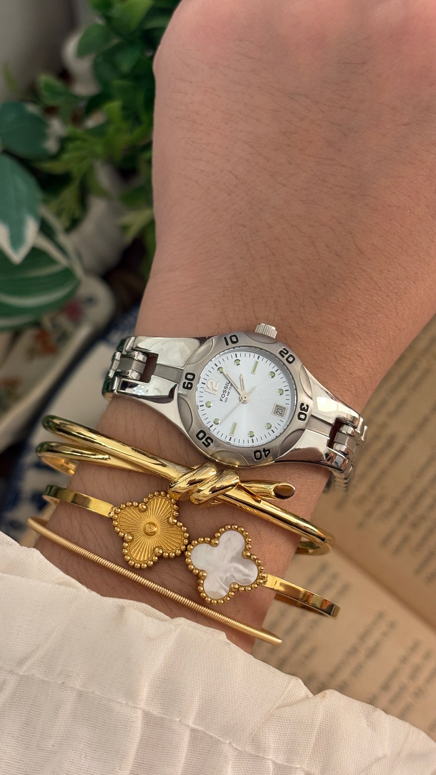 Vintage Fossil Sports Style with Date Window Watch in Silver Tone Quartz