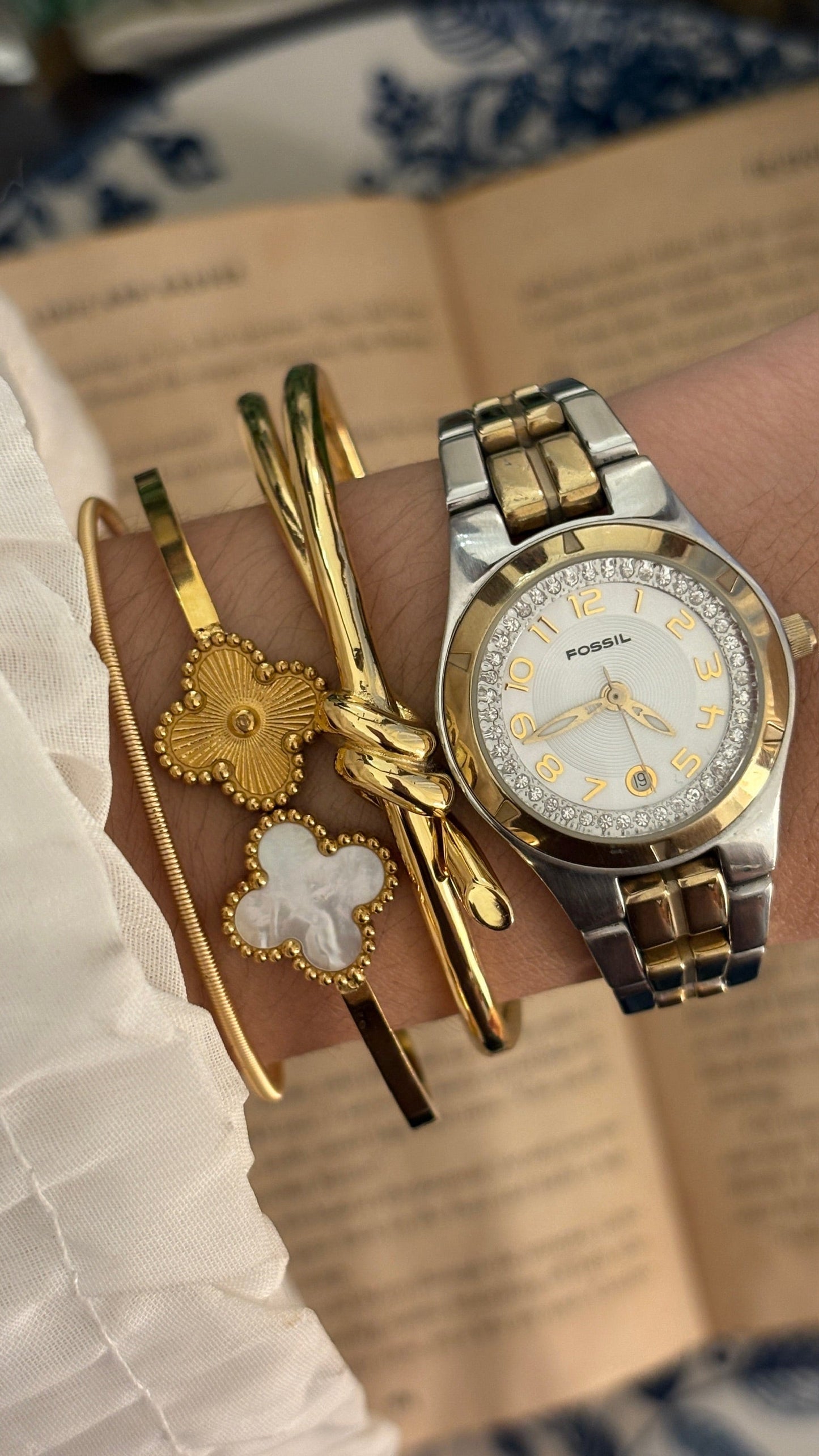 Vintage Fossil Rhinestone Lined Dial with Date Window Watch in Two-Tone Quartz