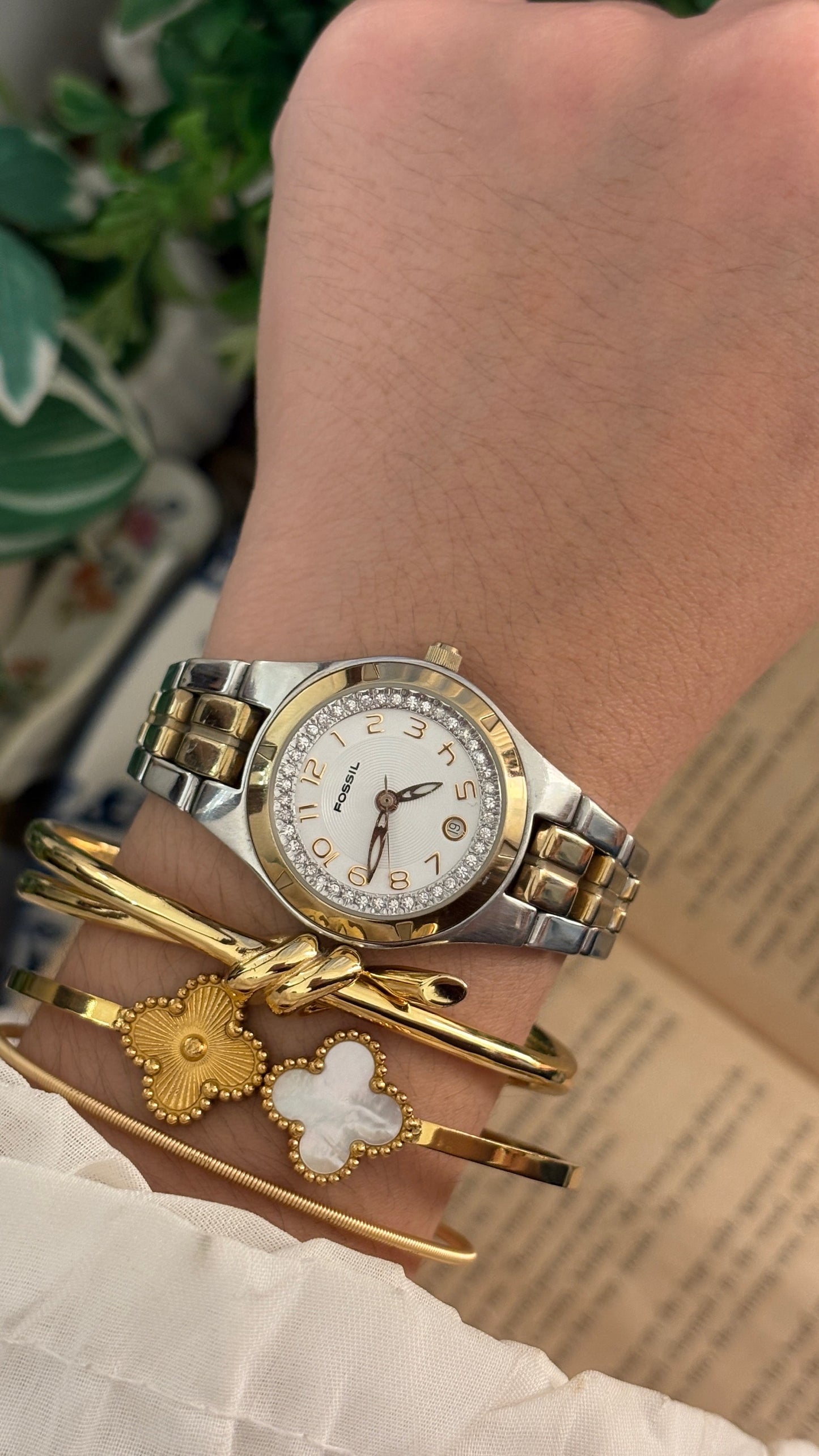 Vintage Fossil Rhinestone Lined Dial with Date Window Watch in Two-Tone Quartz