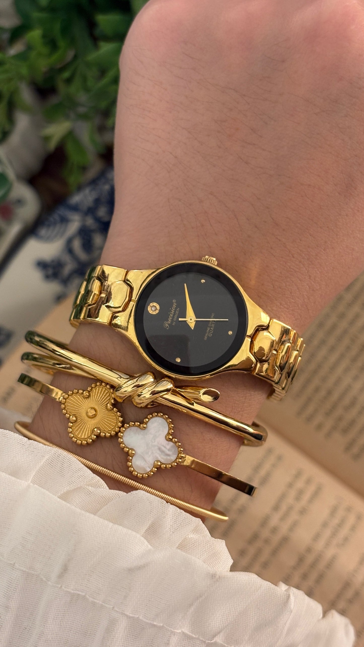 Vintage Precision by Gruen Black Dial Classic Watch in Gold Tone Quartz