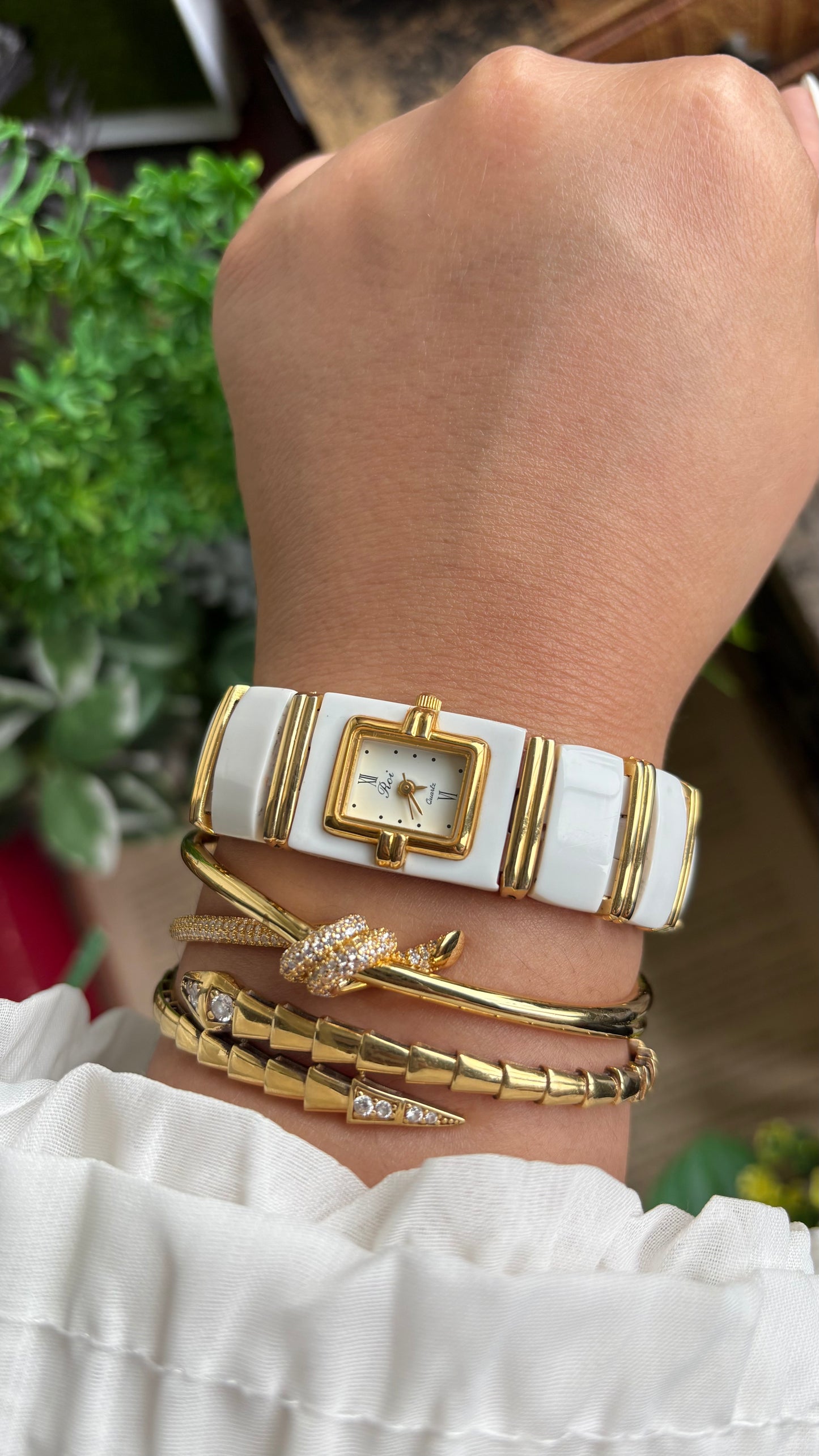 Vintage Roi Watch in Gold Tone White Accent