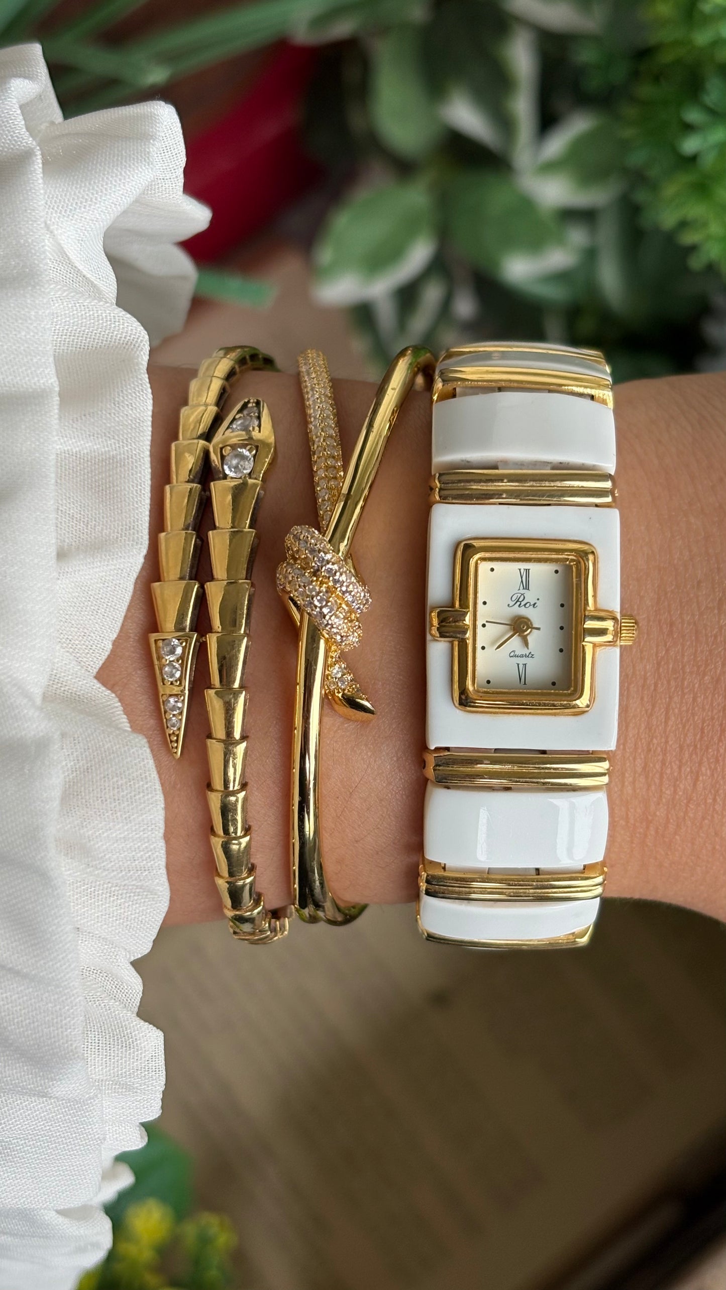 Vintage Roi Watch in Gold Tone White Accent