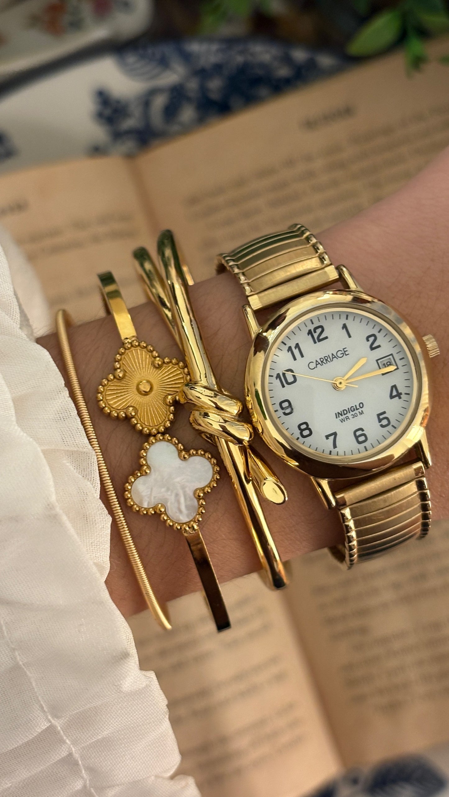 Rare Vintage Carriage by Timex Indiglo Expandable Band Watch in Gold Tone Quartz