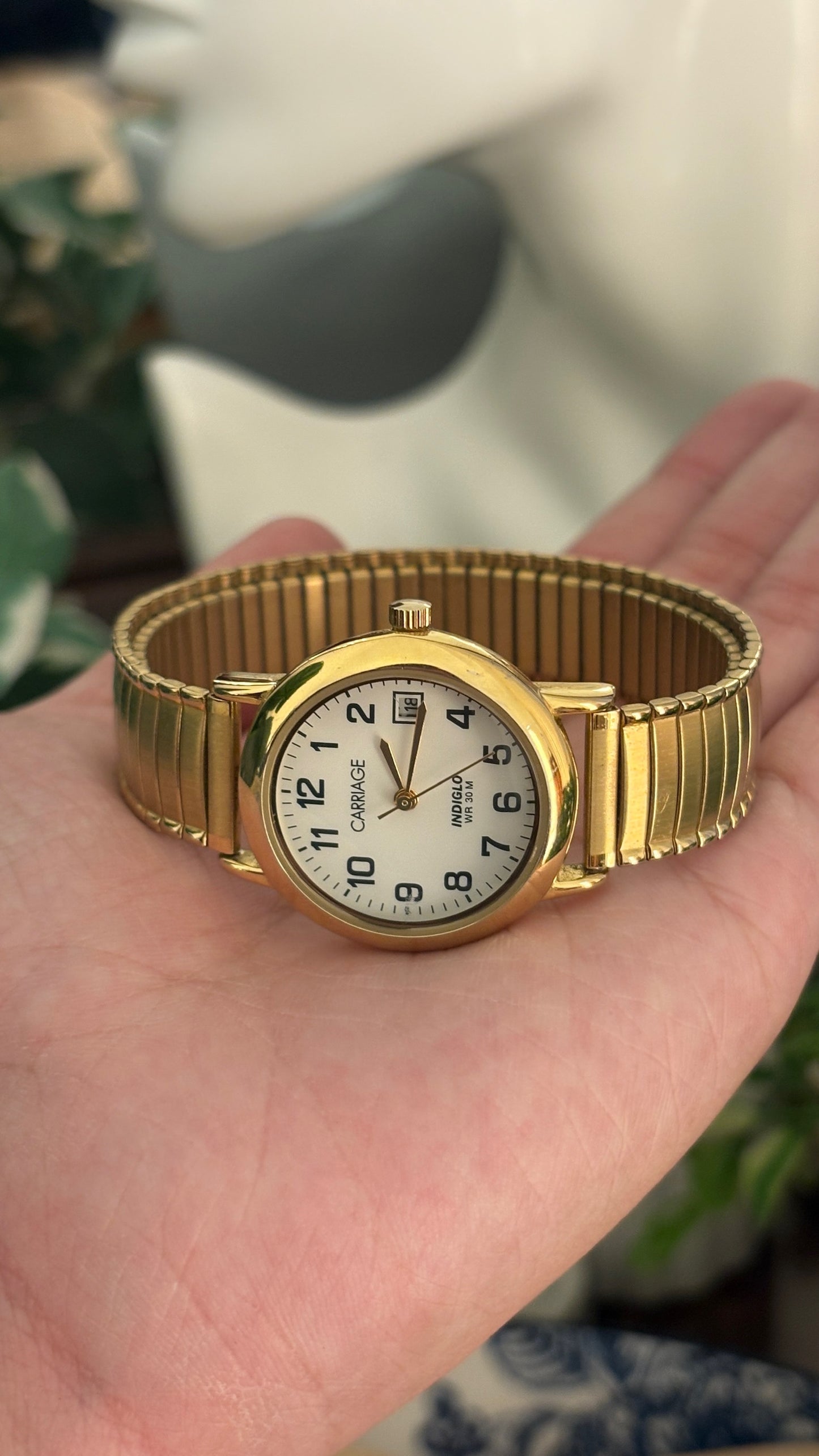 Rare Vintage Carriage by Timex Indiglo Expandable Band Watch in Gold Tone Quartz