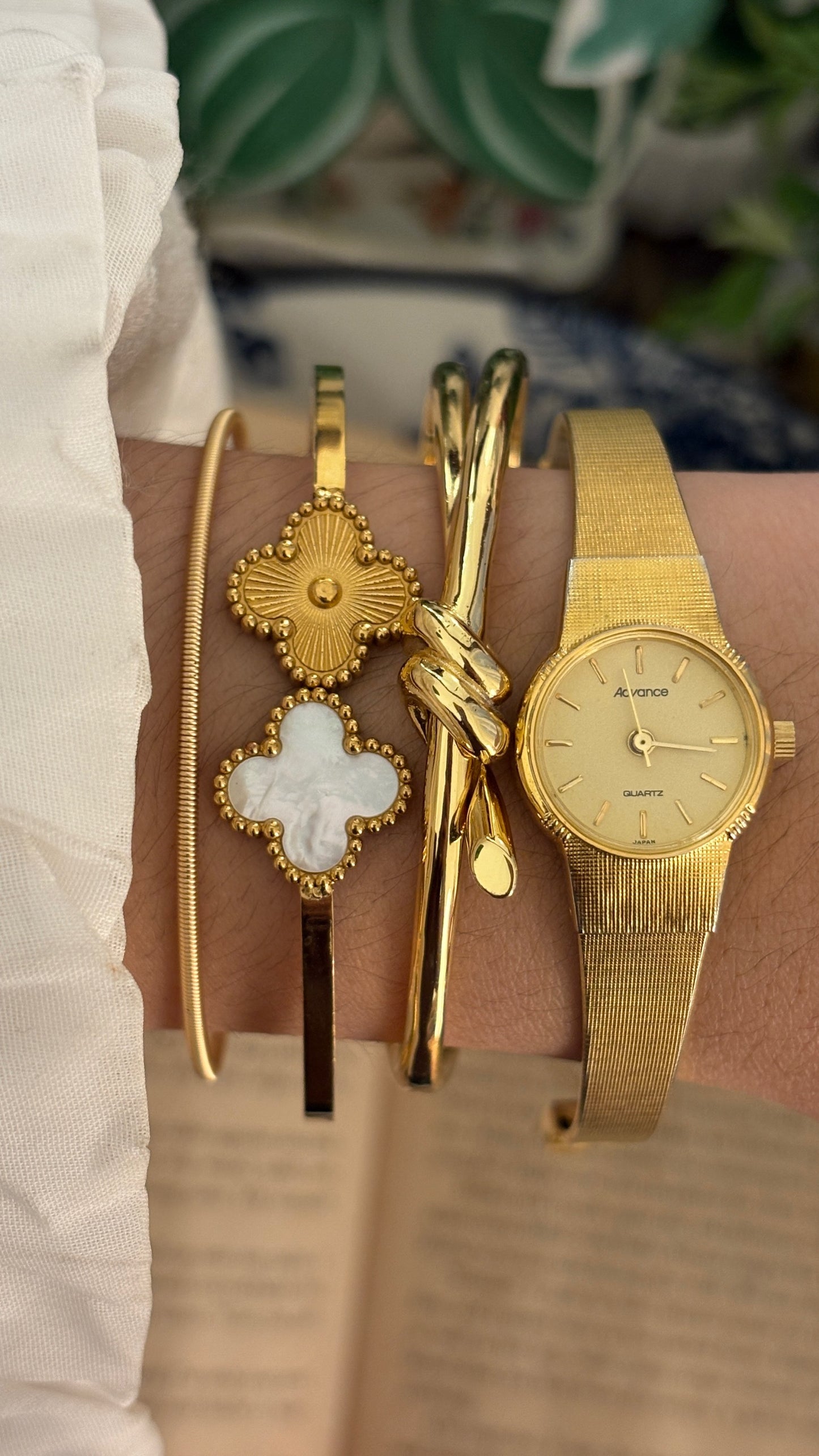 Dainty Vintage Advance Dress Watch in Gold Tone Quartz