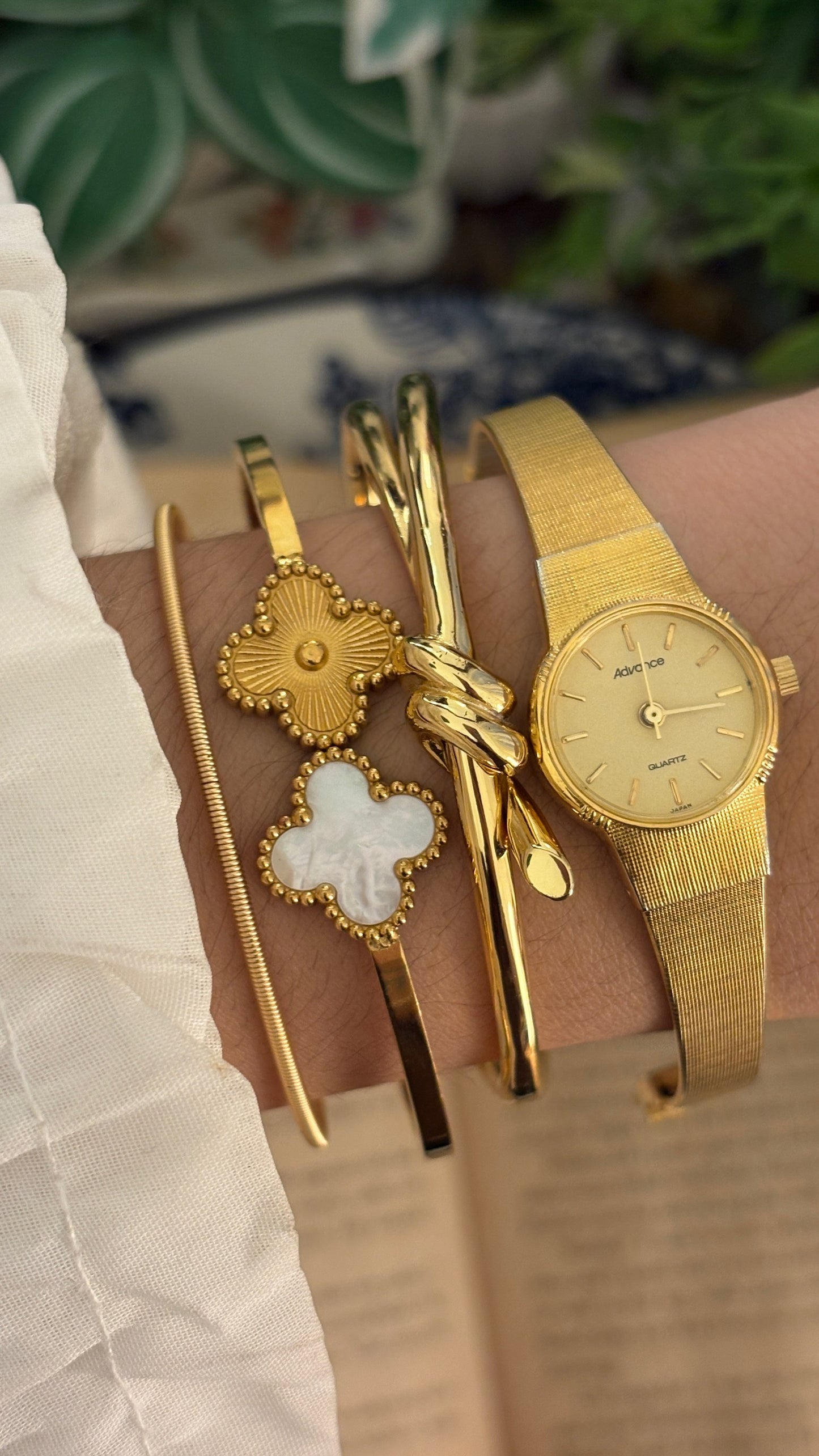 Dainty Vintage Advance Dress Watch in Gold Tone Quartz