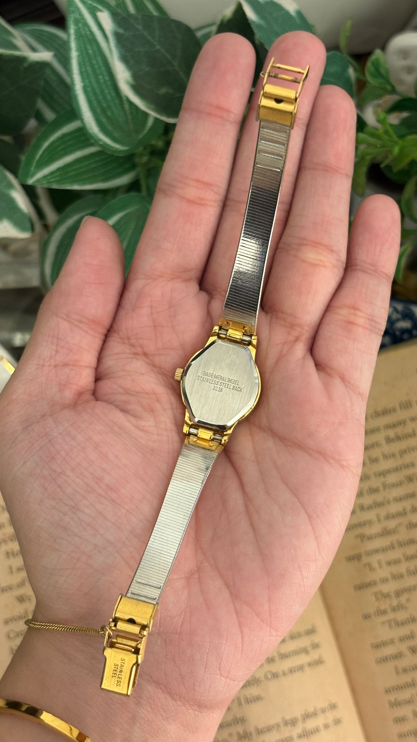 Dainty Vintage Advance Dress Watch in Gold Tone Quartz
