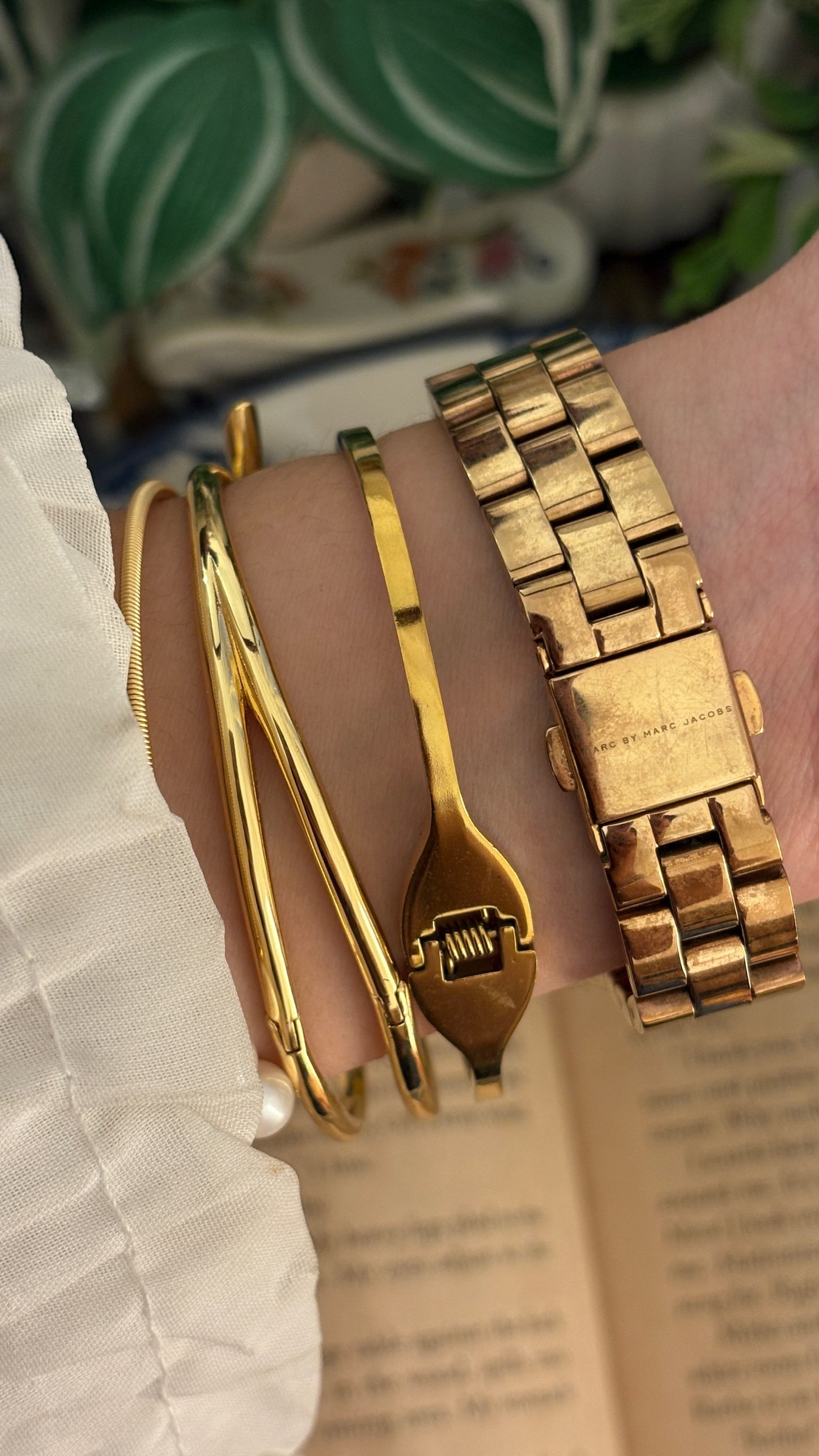 Rare Vintage Marc Jacobs Red Dial Watch in Rose Gold Tone Quartz