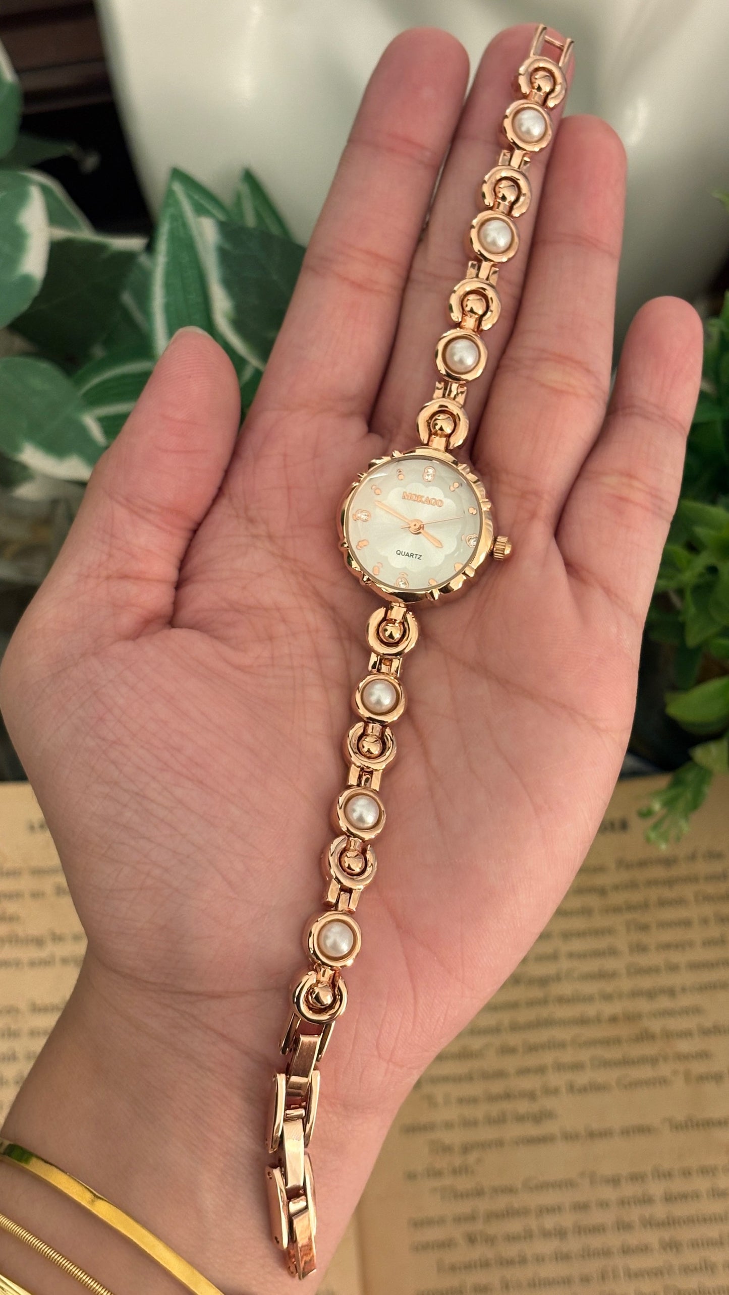 Vintage Mokago Diacut Glass Elegant Pearl Bracelet Watch in Rose Gold Tone Quartz