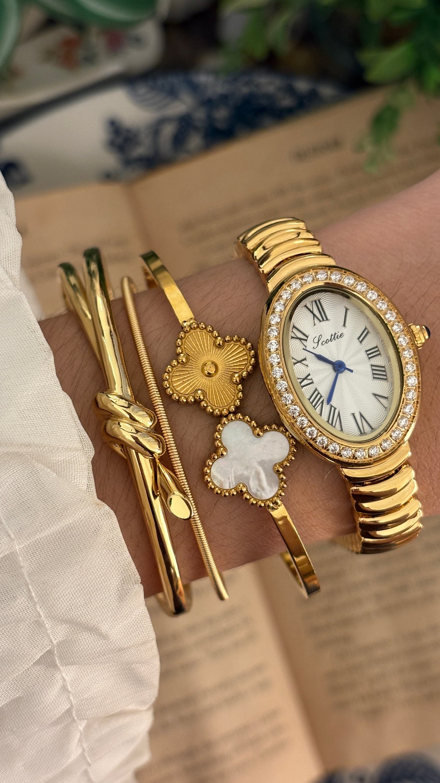 Vintage Scottie Bagnoire Dress Watch in Gold Tone Quartz