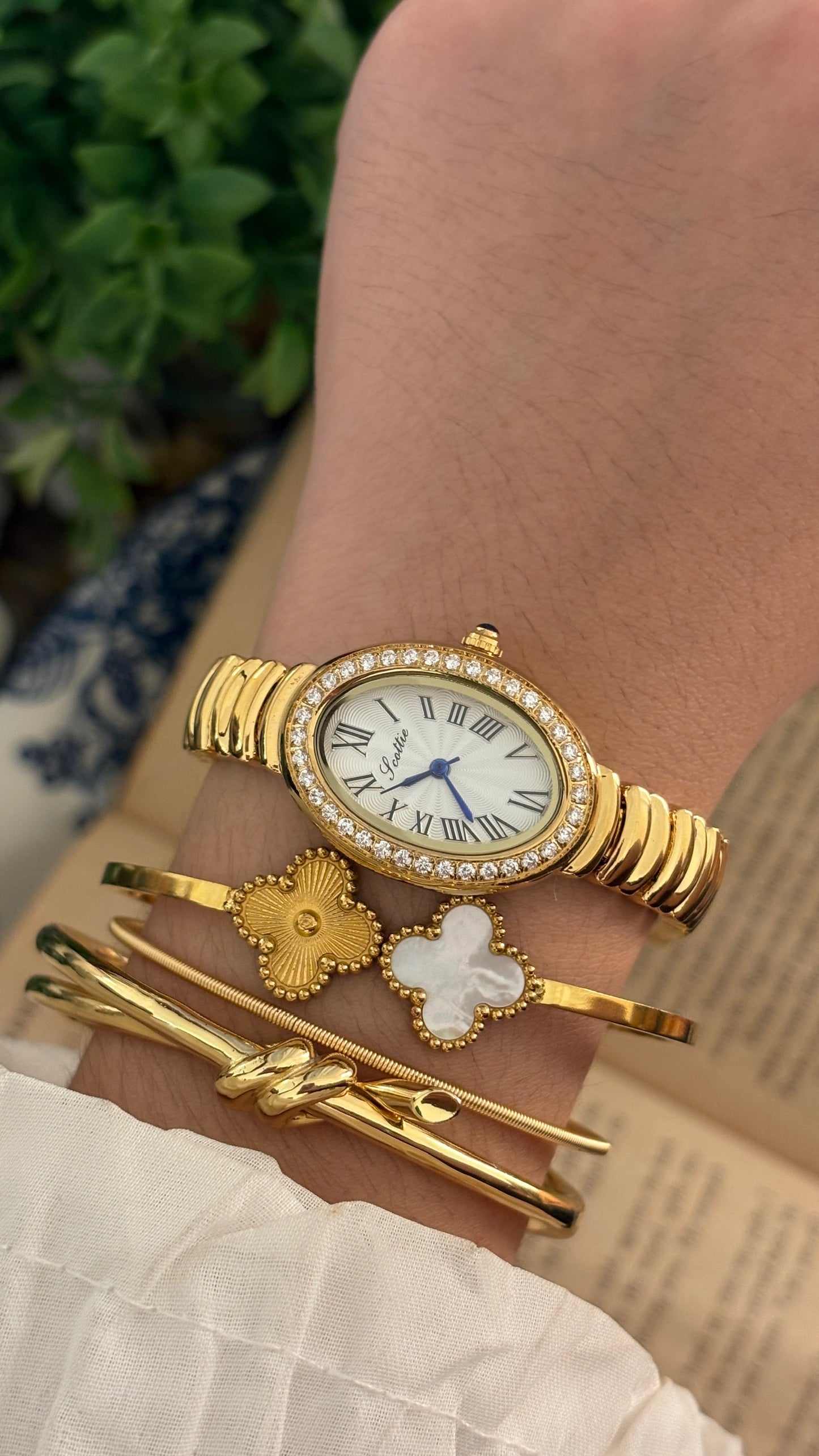 Vintage Scottie Bagnoire Dress Watch in Gold Tone Quartz